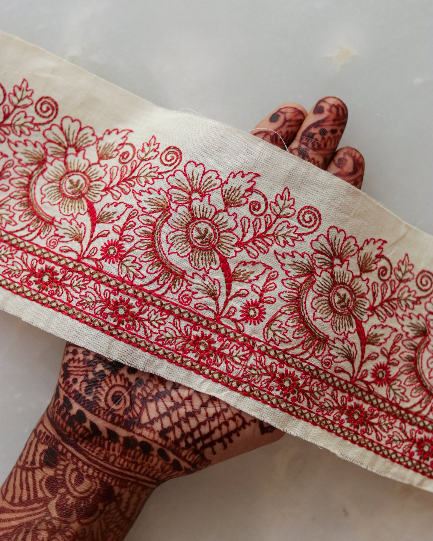 Red White Floral Embroidered Trim,White Floral Border,Madhubani Embroidery Trim,Cream Floral Lace,White Boho Trim,Indian Trim,Price/mtr