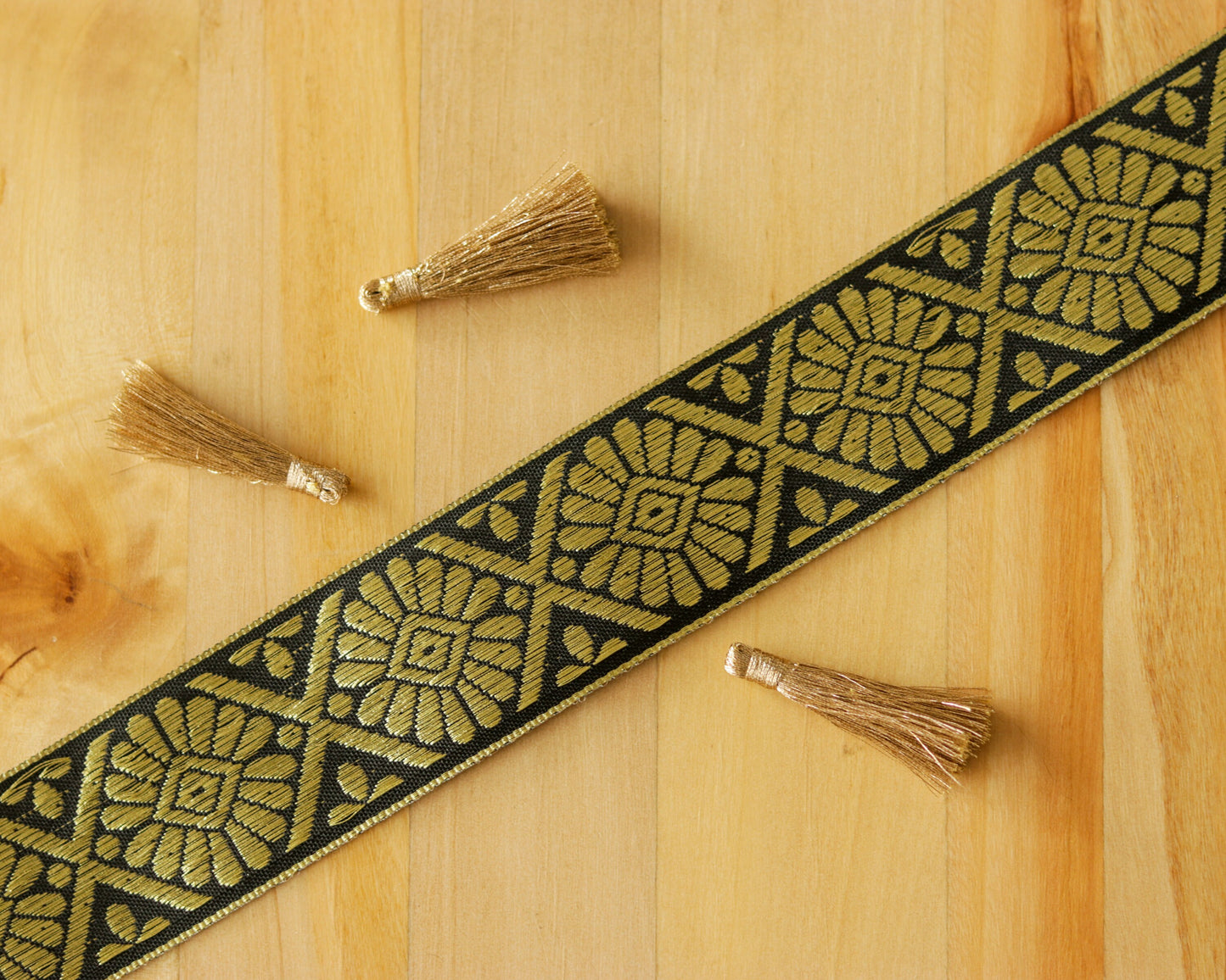 Black Gold Floral Brocade Trim,Black Floral Border,Black Floral Lace,Black Gold Trim,Black Brocade Border,Saree Border,Indian Trim,Price/mtr