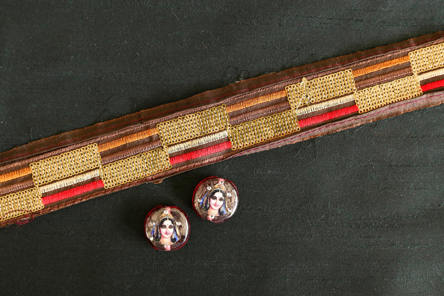 Brown Sequin Stripe Embroidered Trim,Indian Sequin Border,Brown Sequin Lace,Vintage Bridal Saree Border,Fabric Trim,Price/mtr