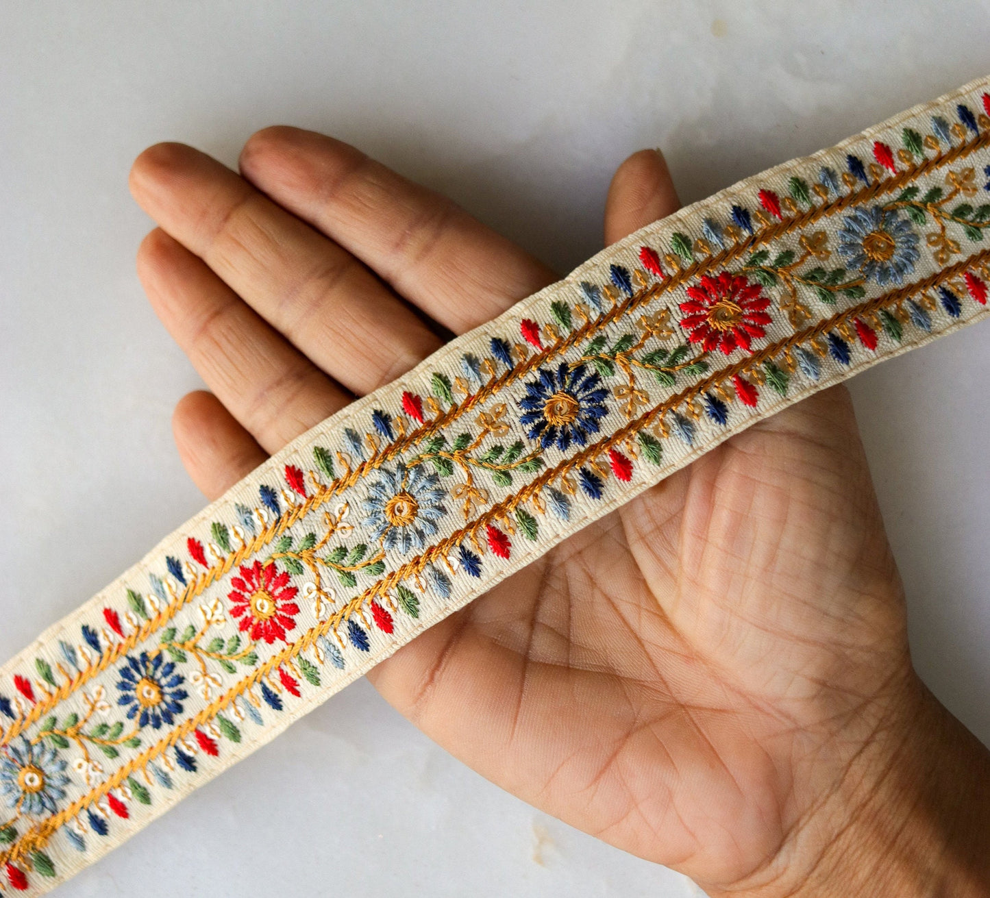 White Red Floral Embroidered Trim,Indian Fabric Embroidered Border,White Floral Lace,White Saree Border,Price/mtr