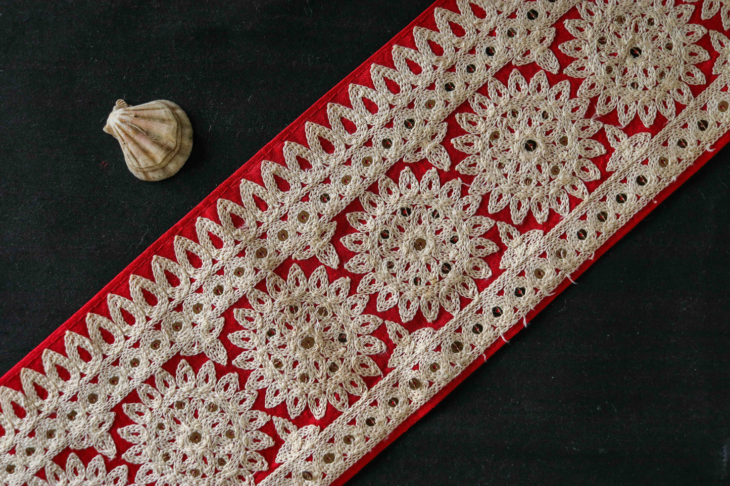Red White Floral Embroidered Trim,Indian Kashmiri Embroidered Border,Broad Red Floral Lace,Broad Saree Border,Price/mtr