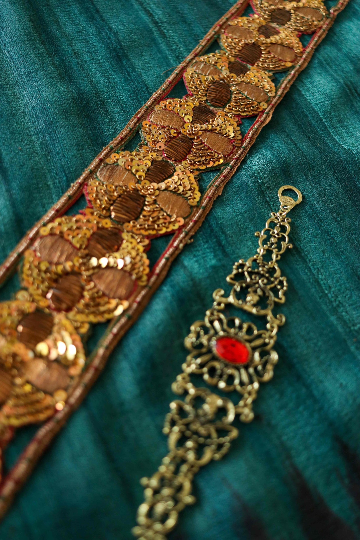 Vintage Gold Indian Embroidered Trim,Handmade Old Gold Cutwork Floral Border,Old Gold Lace,Antique Bridal Saree Border,Price/mtr