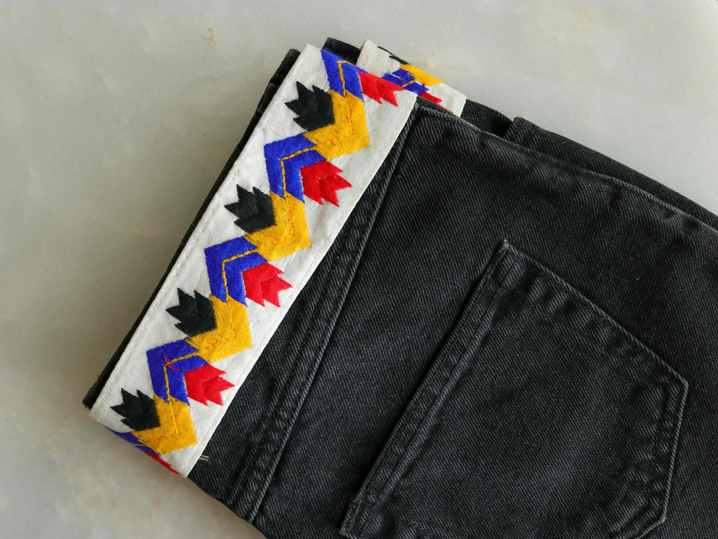 White Floral Embroidered Phulkari Trim,Indian Border,Geometric Multicolour Lace,Boho Hippie Phulkari Saree Border,Price/mtr