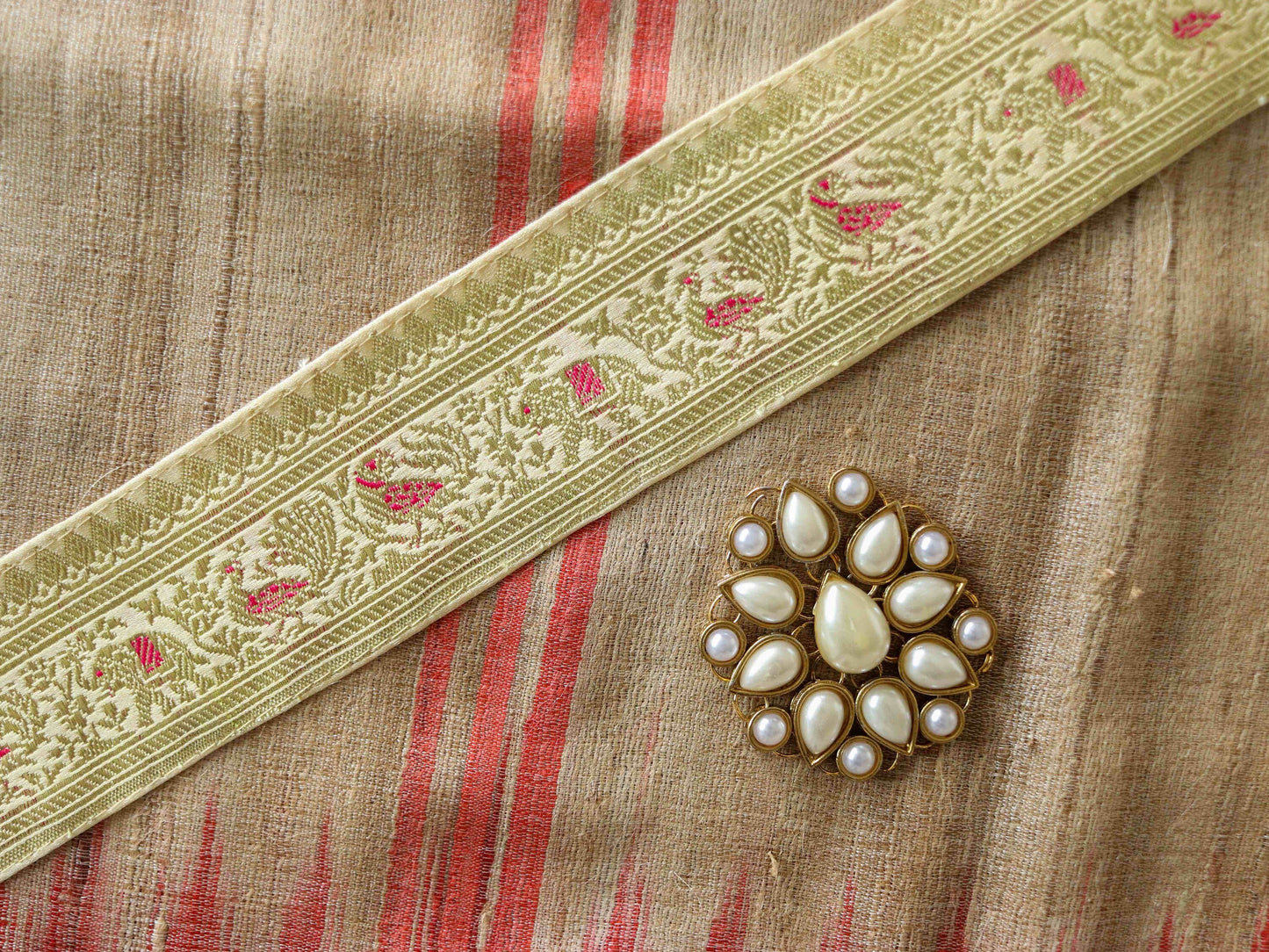 Off-White Peacock Elephant Banarasi Trim,Handmade Cream Banarasi Border,Indian Brocade Lace,Designer Cream Bird Saree Border,Price/mtr