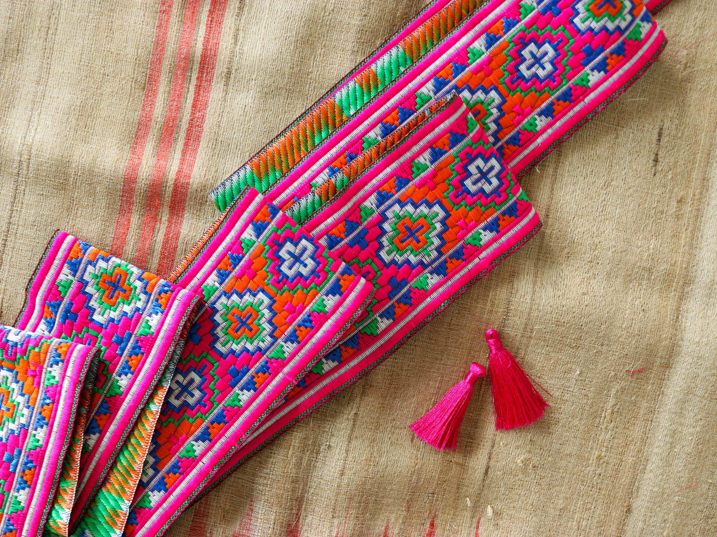 Pink Orange Geometric Jacquard Trim,Pink Orange Brocade Border,Indian Brocade Lace,Boho Pink Trim,Pink Floral Saree Border,Price/mtr