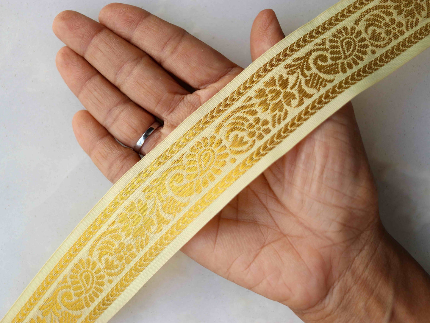 Cream Gold Floral Jacquard Trim,Brocade Paithani Border,Indian Brocade Lace,White Gold Vintage Trim,White Saree Border,Price/mtr