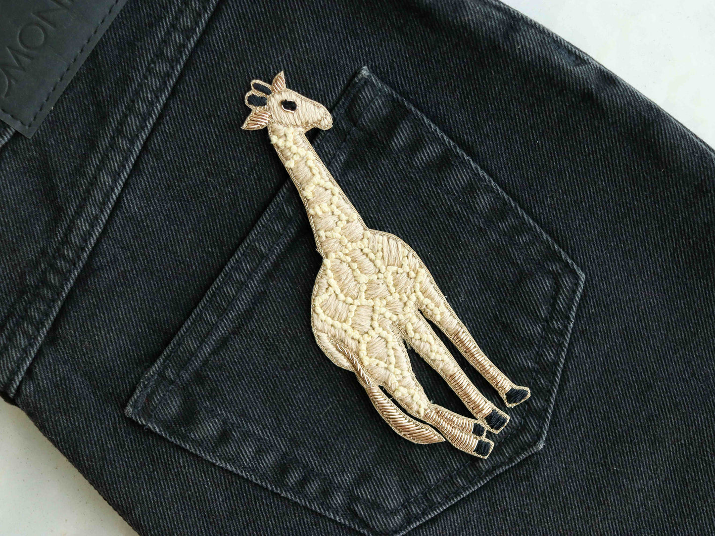 Quirky Beige Giraffe Embroidered Patch,Handmade Giraffe applique,Boho Animal patch,Playful Animal Applique,Denim DIY Patch