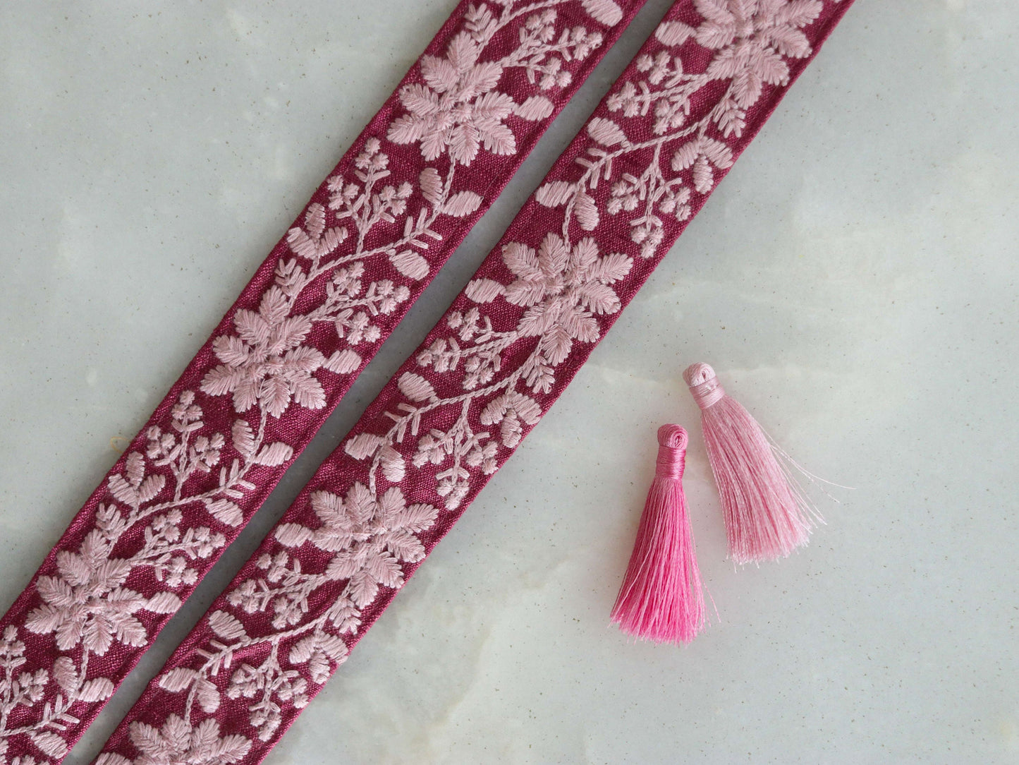 Pink White Floral Embroidered Trim,Indian Fabric Floral Border,Pink Lucknowi Chikankari Lace,Pink Floral Saree Border,Price/mtr