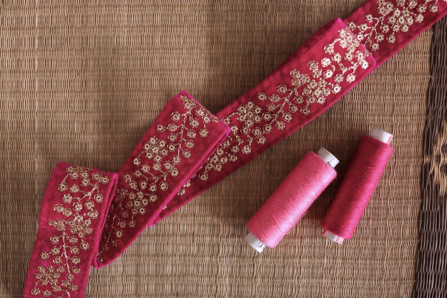 Pink Gold Floral Velvet Trim,Indian Floral Embroidered Border,Pink Gold Floral Lace,Velvet Saree Border,Price/mtr