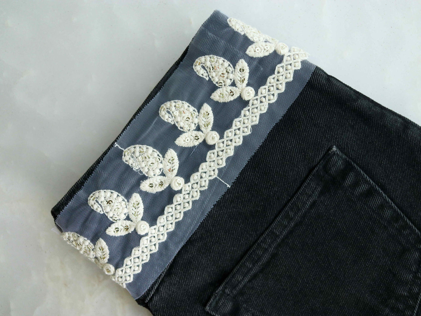 White Paisley Net Embroidered Trim,Indian Fabric Net Paisley Border,White Mirror Sequins Lace,Paisley Saree Border,Price/mtr