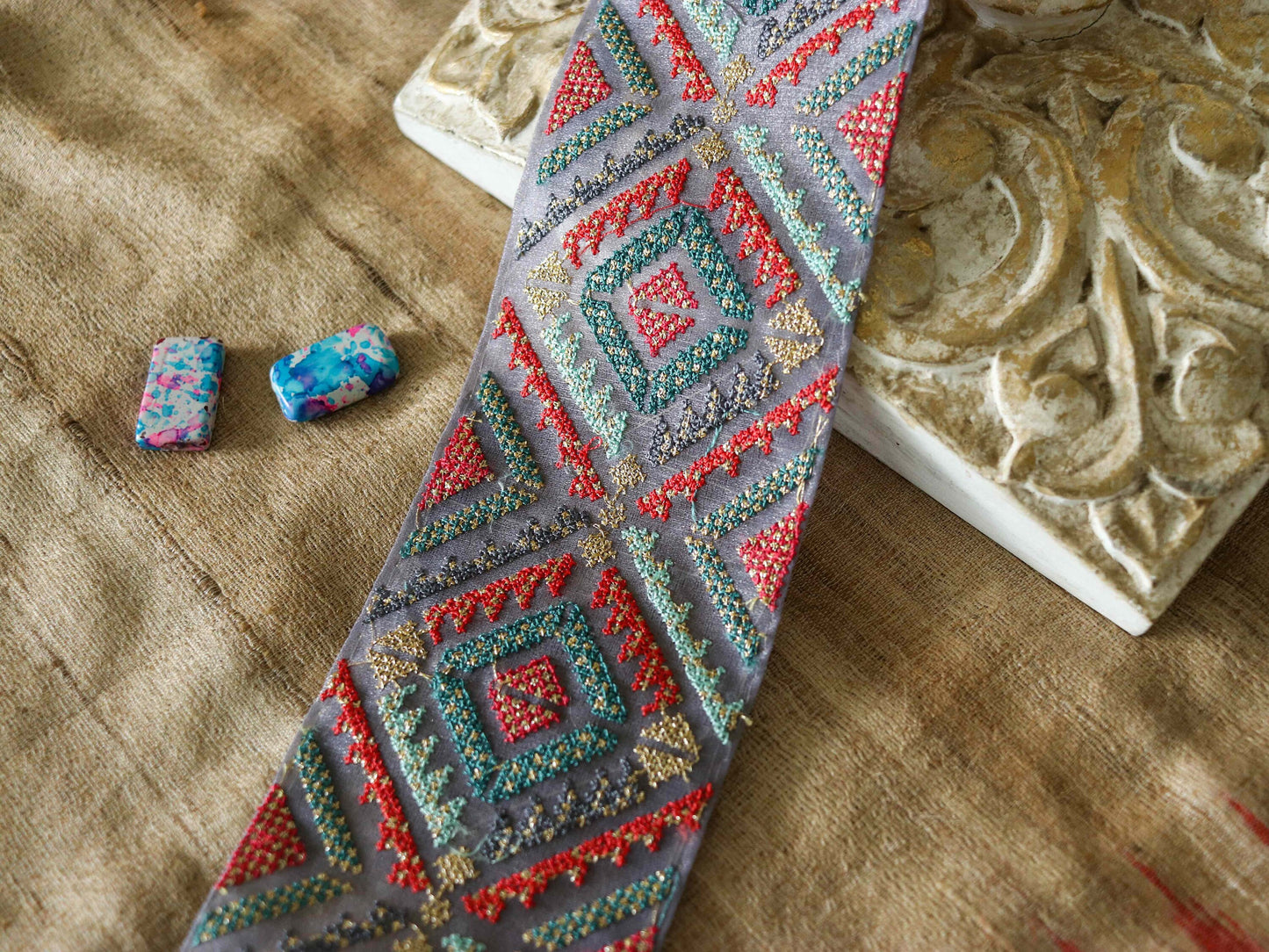Grey Checks Embroidered Tissue Trim, Cross stitch Grey Gold Border, Pastel Checks Lace, Saree Border, Indian Fabric Trim, インド刺繍リボン, Price/mt