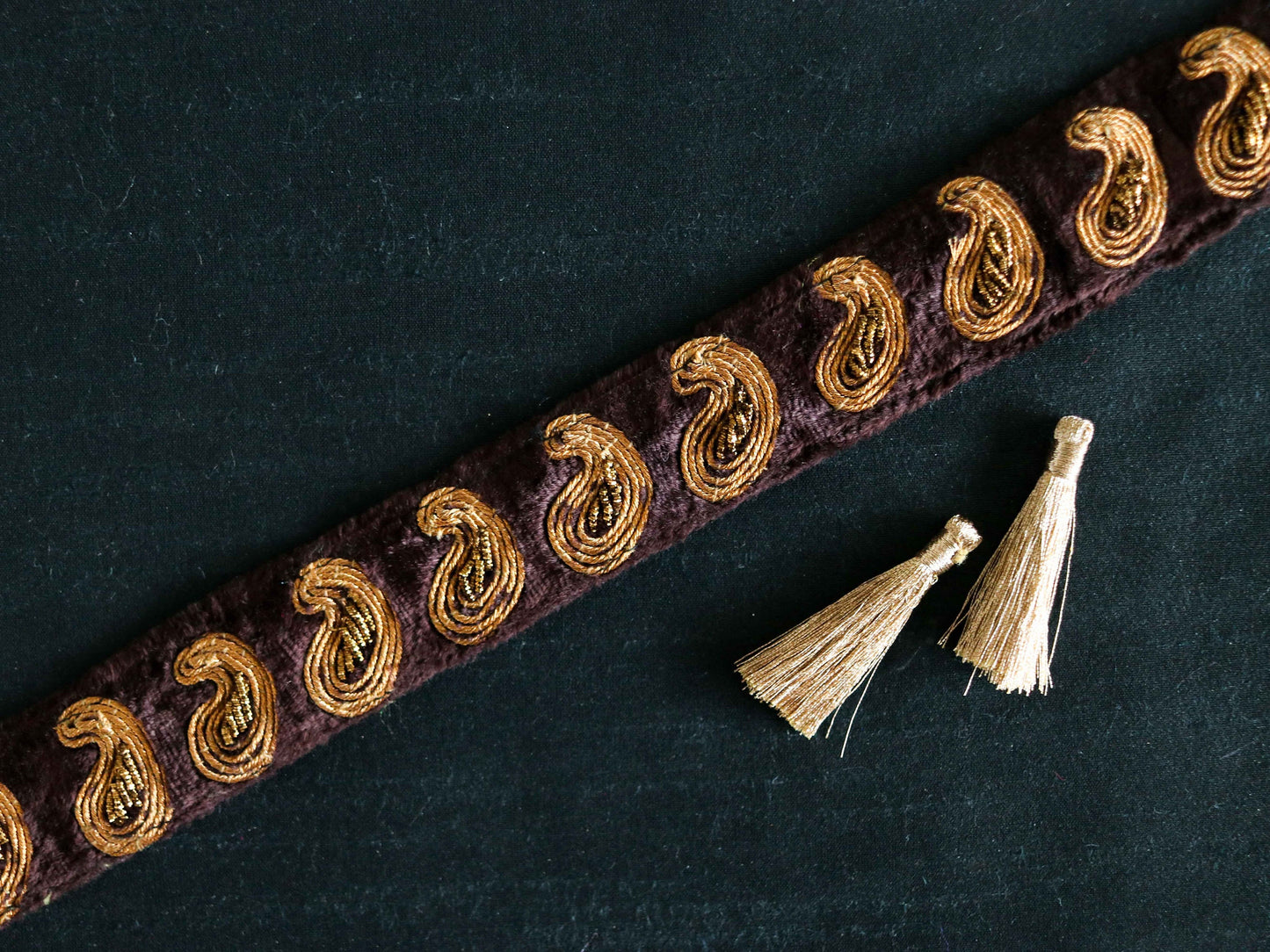 Brown Gold Paisley Velvet Trim,Embroidered Handmade Border,Vintage Old Gold Pitta Lace,Brown Saree Border,Indian Fabric Trim,Price/mtr