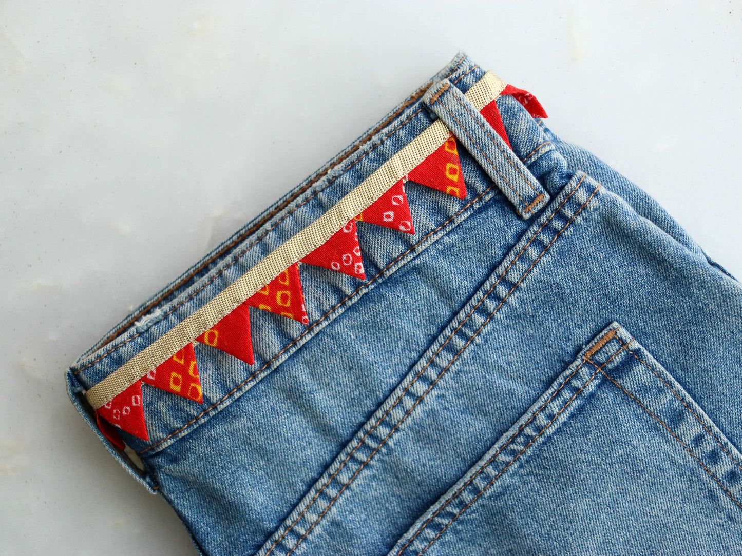 Red Bandhani Triangle Samosa Trim,Tie Dye Bunting Pennant Festive Border,Red Orange Gota Bridal Saree Border,Indian Fabric Trim,Price/mtr