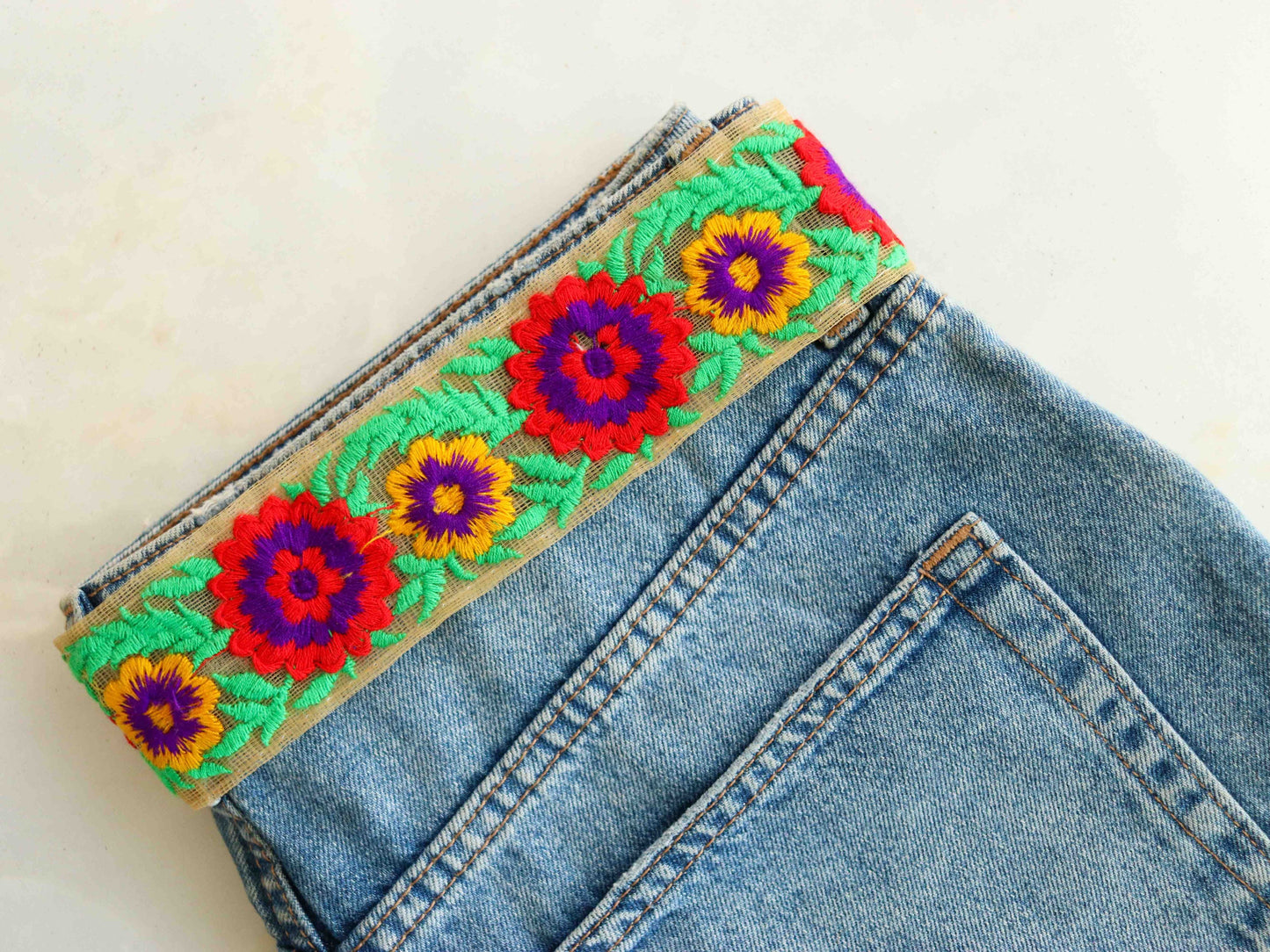 Green Red Floral Embroidered Trim,Green Floral Border,Green Yellow Net Lace,Indian Fabric Trim,Floral Saree Border,インド刺繍リボン,Price/mtr