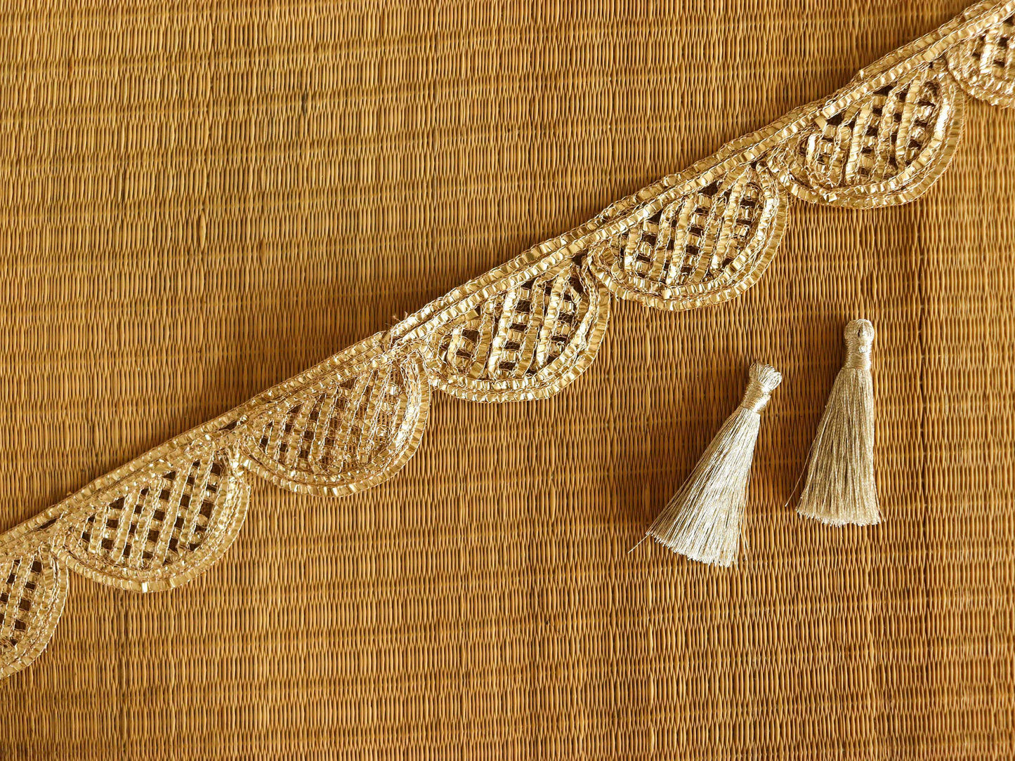 Gold Foil Scallop Cutwork Trim,Handmade Rose Gold Border,Boho Lattice Lace,Royal Indian Designer Fringe Trim, Gota Saree Border,Price/mtr
