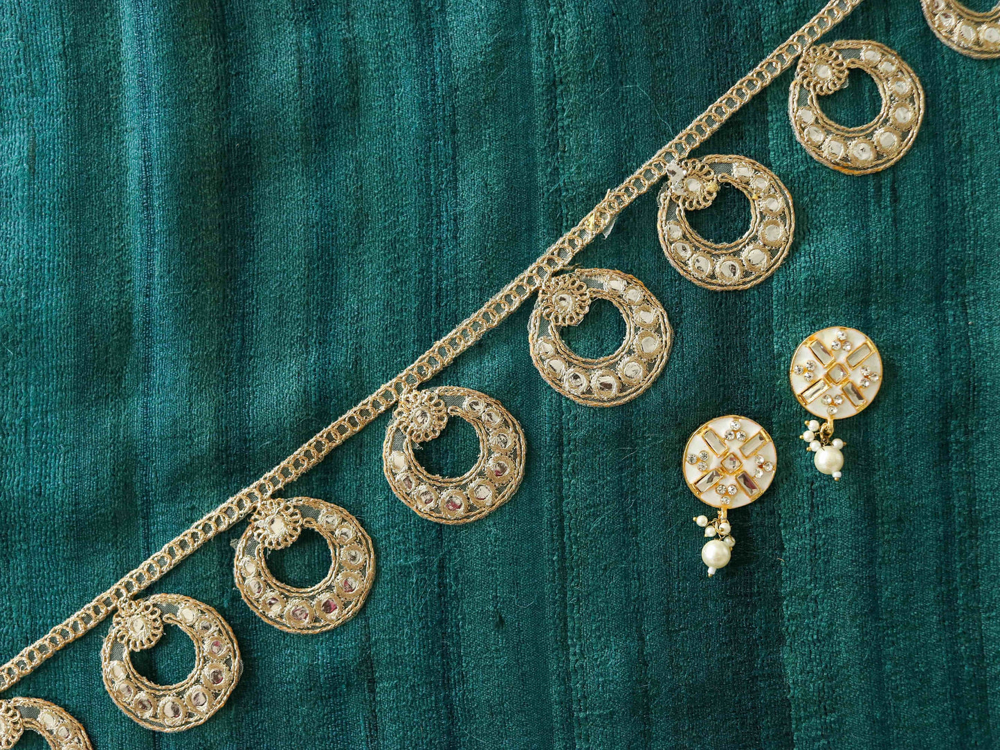 Gold Sequin Cutwork Embroidered Trim,Round Jhumka Jewellery Cutwork Border,Indian Fabric Lace,Cutwork Saree Border,Price/mtr