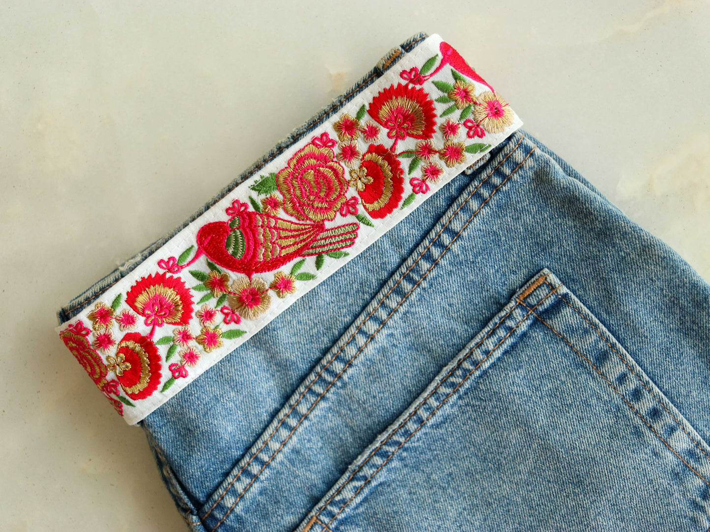 White Floral Bird Embroidered Trim, Indian Embroidery Border, Pink White Sparrow Parrot Bird Lace, Floral Saree Border, Price/mtr