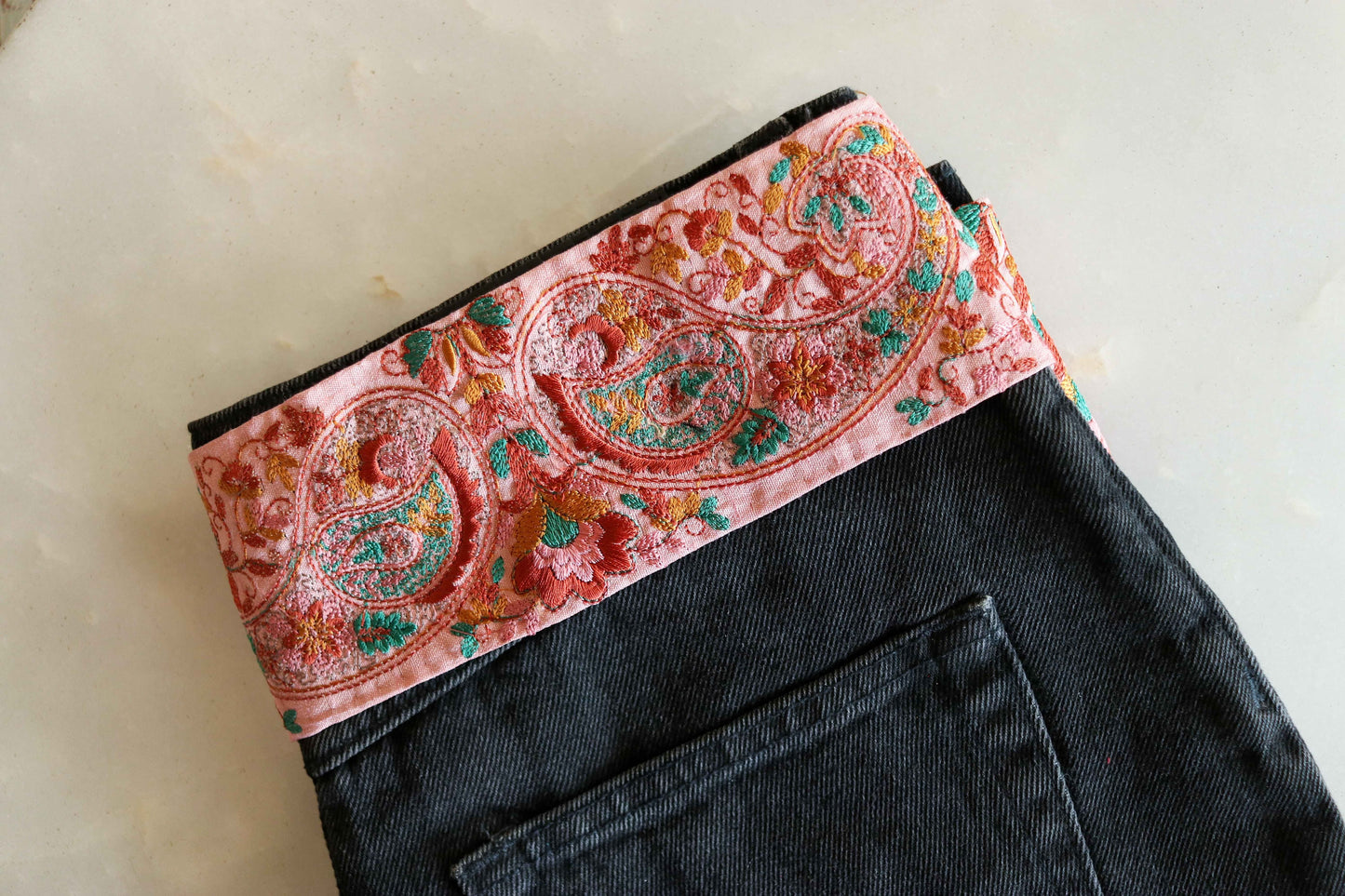 Pink Paisley Floral Embroidered Trim,Indian Kashmiri Embroidered Border,Pink Red Paisley Embroidered Lace,Broad Saree Border,Price/mtr