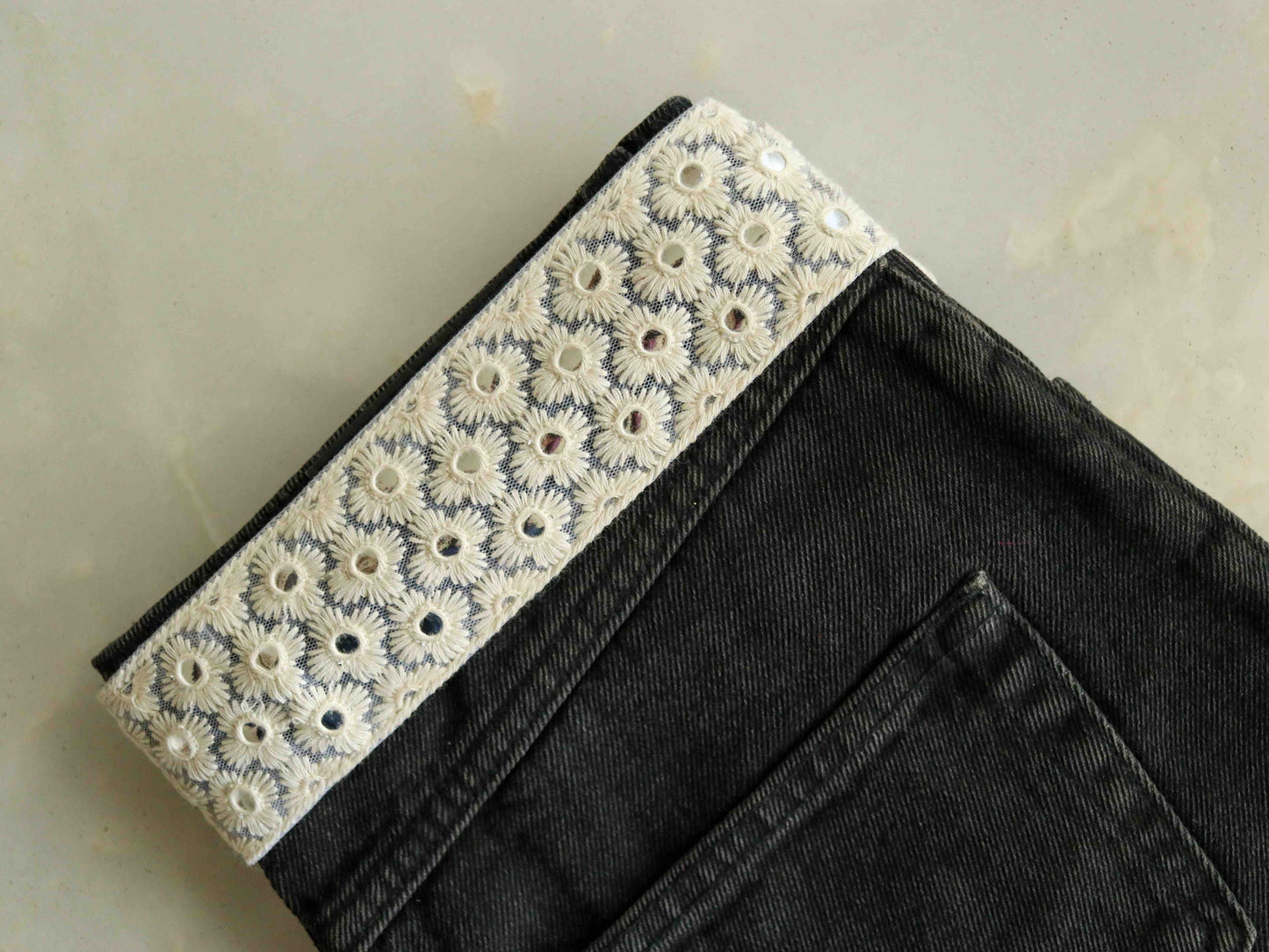 White Floral Mirror Sequin Trim,Embroidered Indian Net Sequins Border,White Sequins Lace,White Floral Saree Border,Price/mtr, インド刺繍リボン