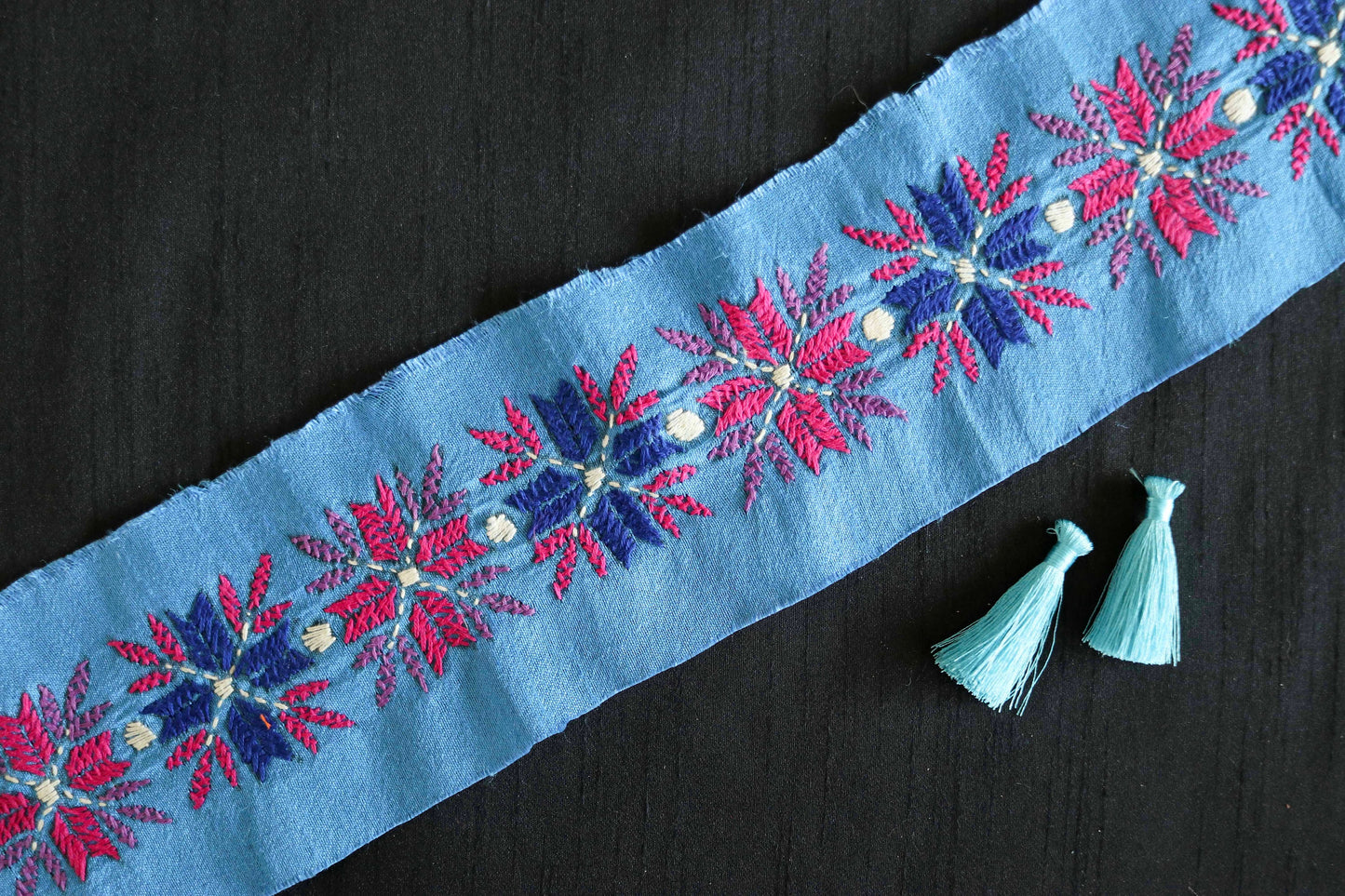 Blue Pink Embroidered Phulkari Trim,Floral Indian Border,Geometric Blue Lace,Boho Hippie Phulkari Saree Border,Snowflake Design,Price/mtr