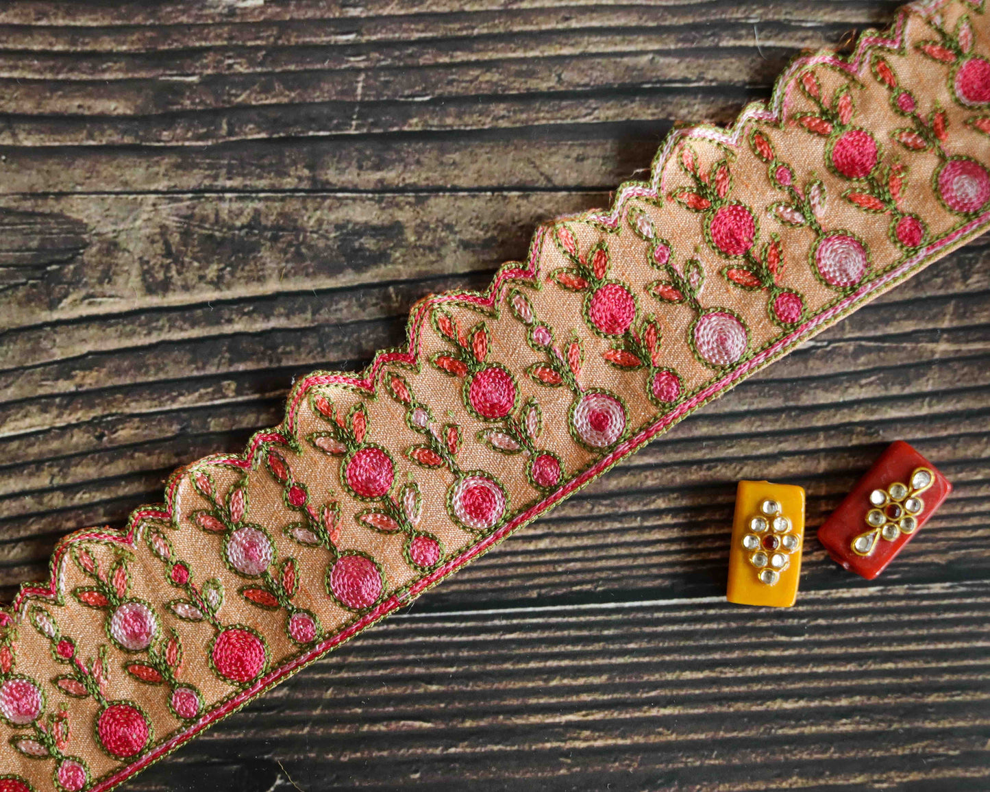 Peach Fuzz Floral Cutwork Trim, Embroidered Indian Kashmiri Border, Peach Pink Paisley Floral Lace, Peach Saree Border, インド刺繍リボン, Price/mtr