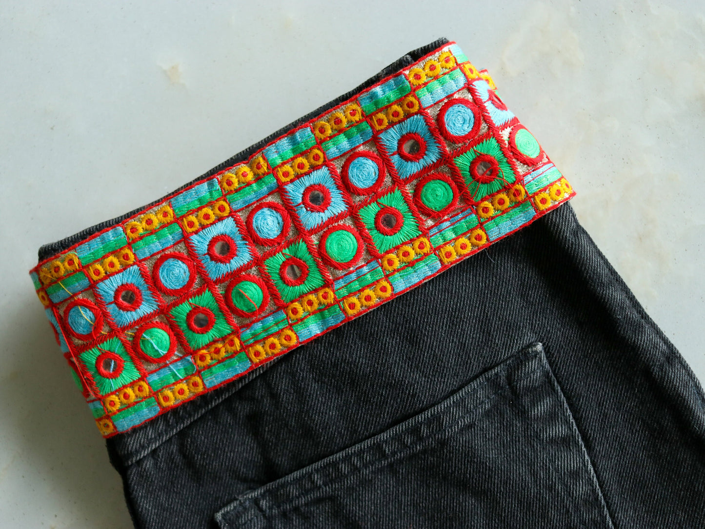 Blue Green Embroidered Kutchi Trim, Indian Handmade Mirror Sequin Multicolour Lace, Tribal Boho Hippie Saree Border, インド刺繍リボン, Price/mtr