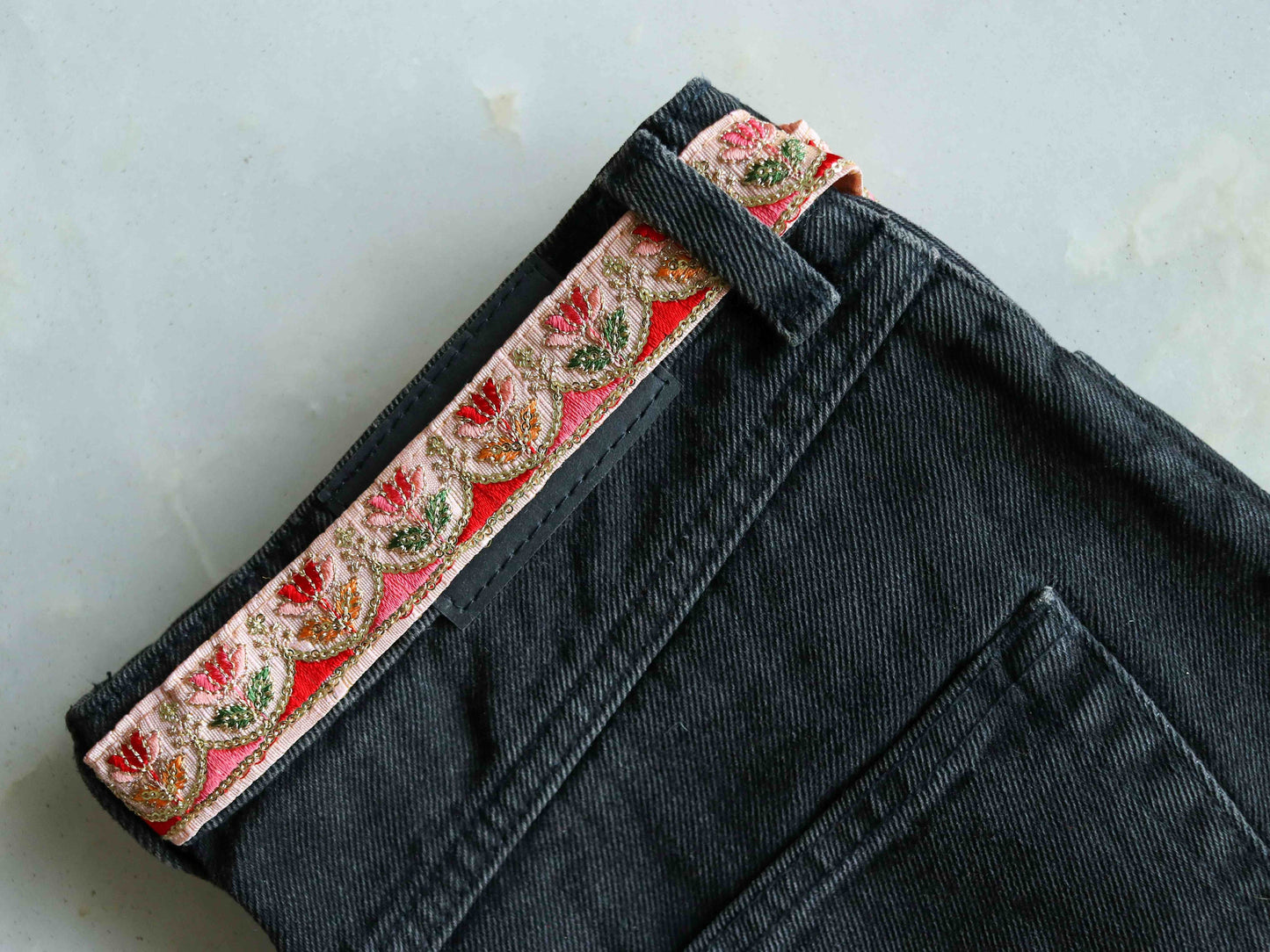 Peach Fuzz Floral Embroidered Trim,Pink Indian Fabric Embroidered Border,Pink Red Floral Lace,Floral Saree Border,Price/mtr, インド刺繍リボン