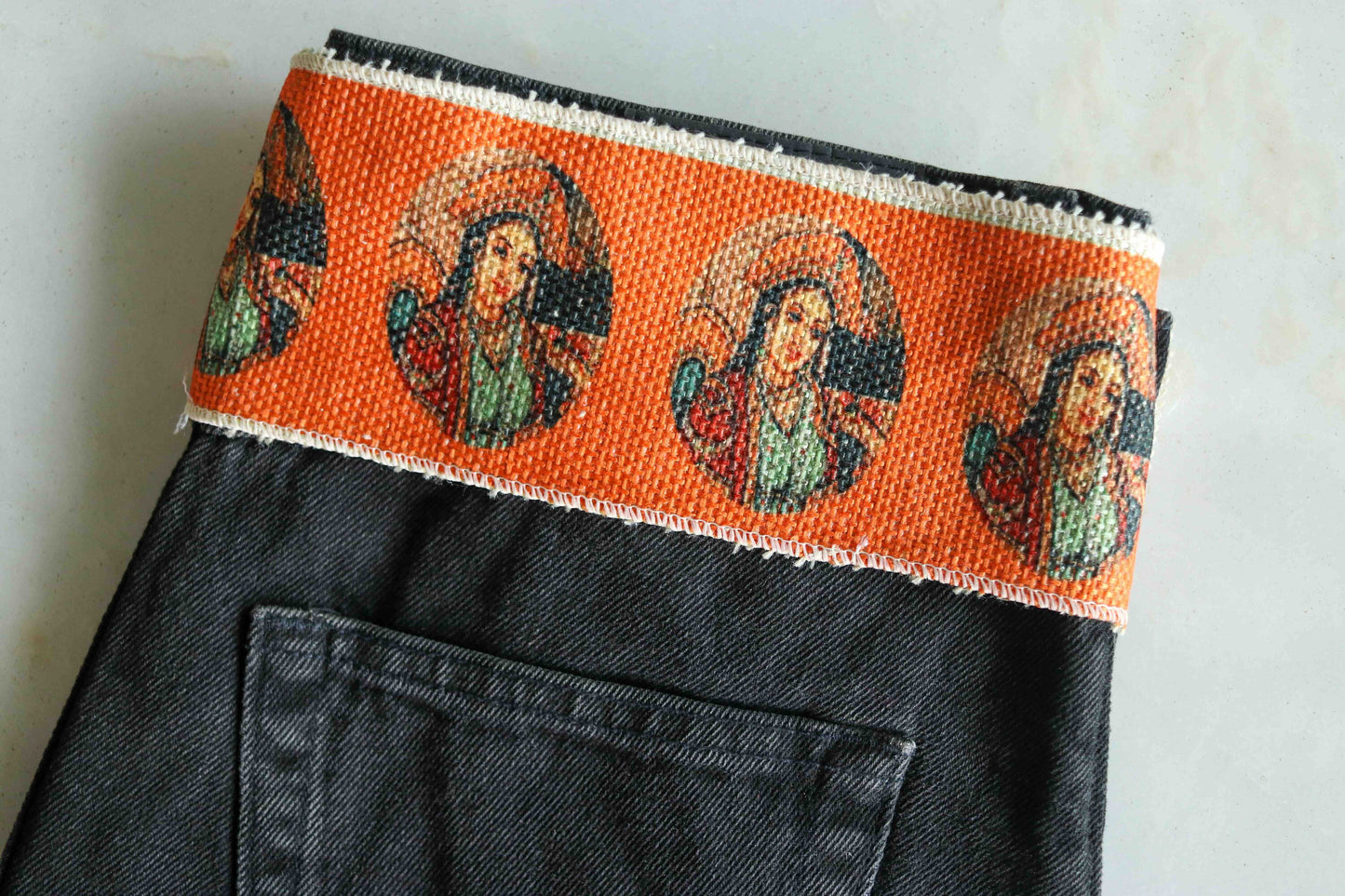 Indian Queen Jute Print Trim, Boho Digital Print Rustic Orange Border, Woman Human Print Lace, Broad Designer Bridal Saree Border, Price/mtr