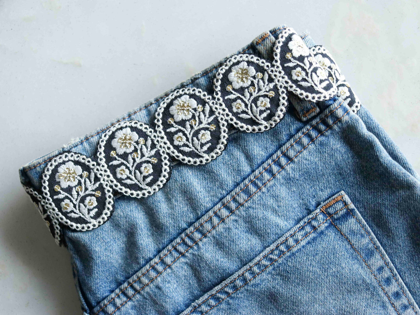 Black White Scallop Floral Trim,Black Floral Embroidered Cutwork Lace,Black Round Floral Saree Border,Indian Fabric Trim,Price/mtr,インド刺繍リボン