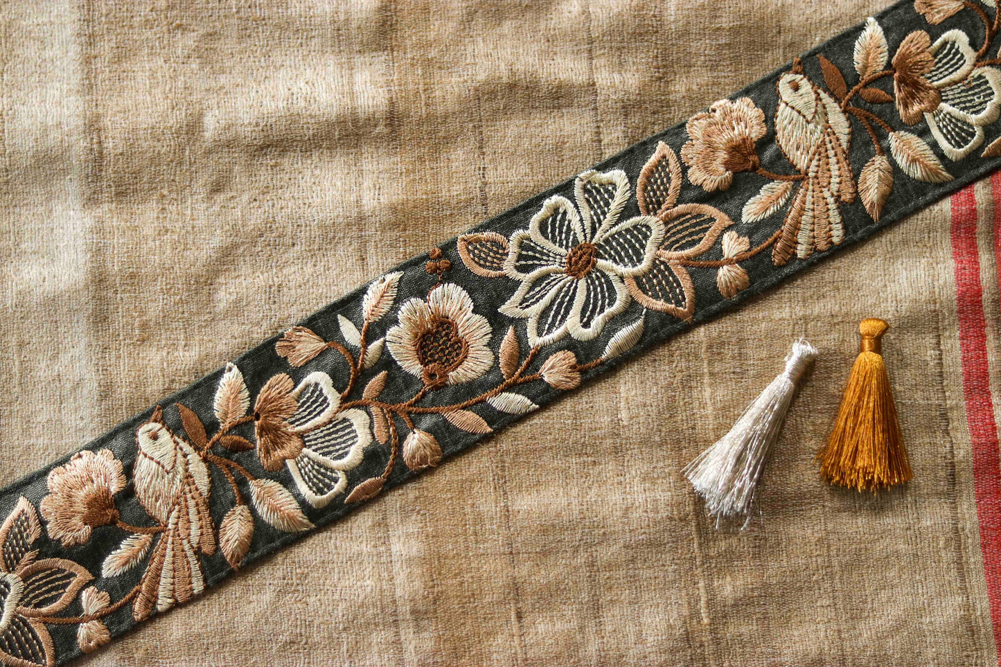 Green Beige Bird Embroidered Trim,Floral Green Parrot Border,Pastel Beige Green Floral Lace,Green Floral Bird Saree Border,Price/mtr