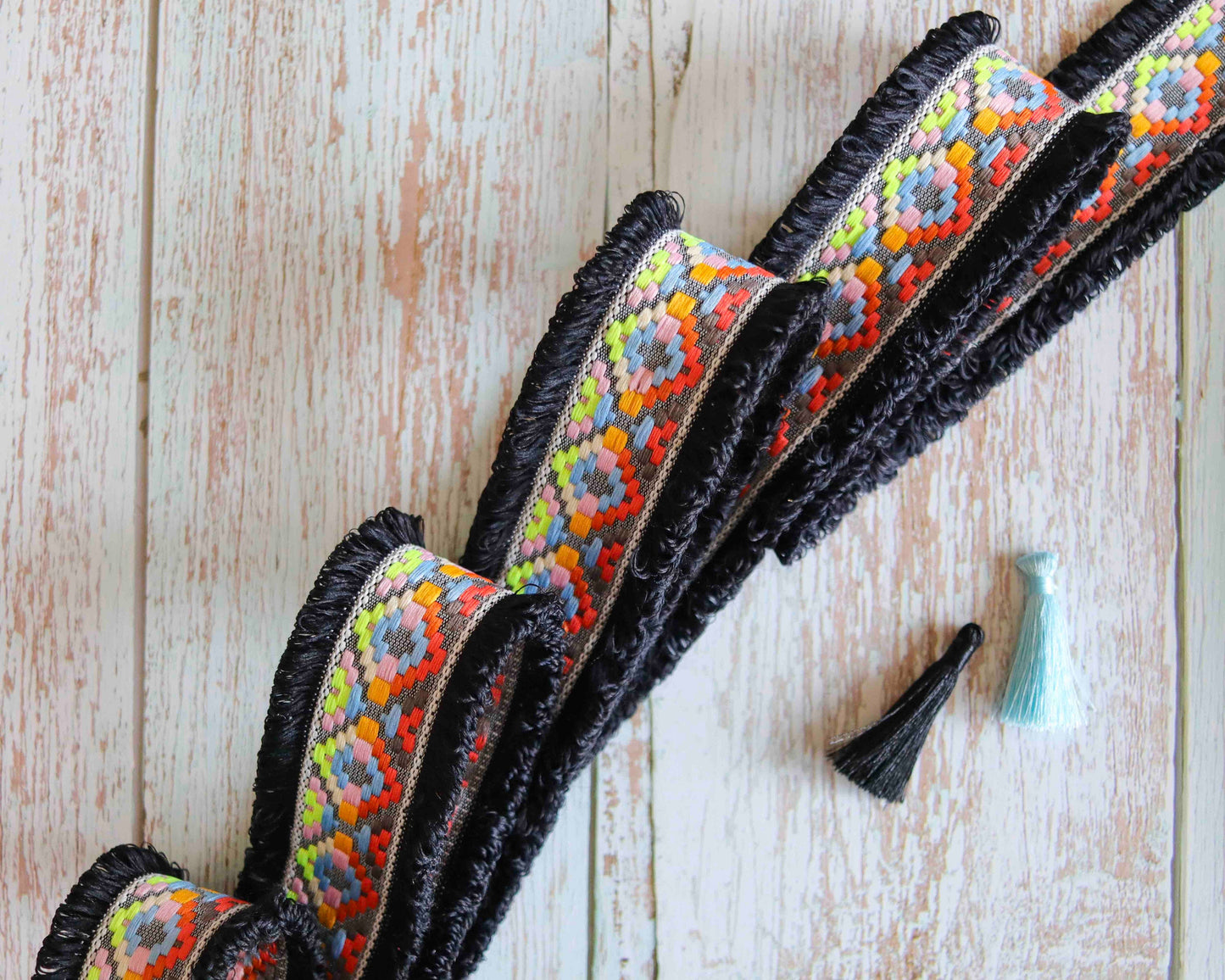 Black Colourful Checks Fringe Trim, Boho Tassel Distressed Border, Gingham Rustic Checks Lace, Indian Fabric Trim, インド刺繍リボン, Price/mtr
