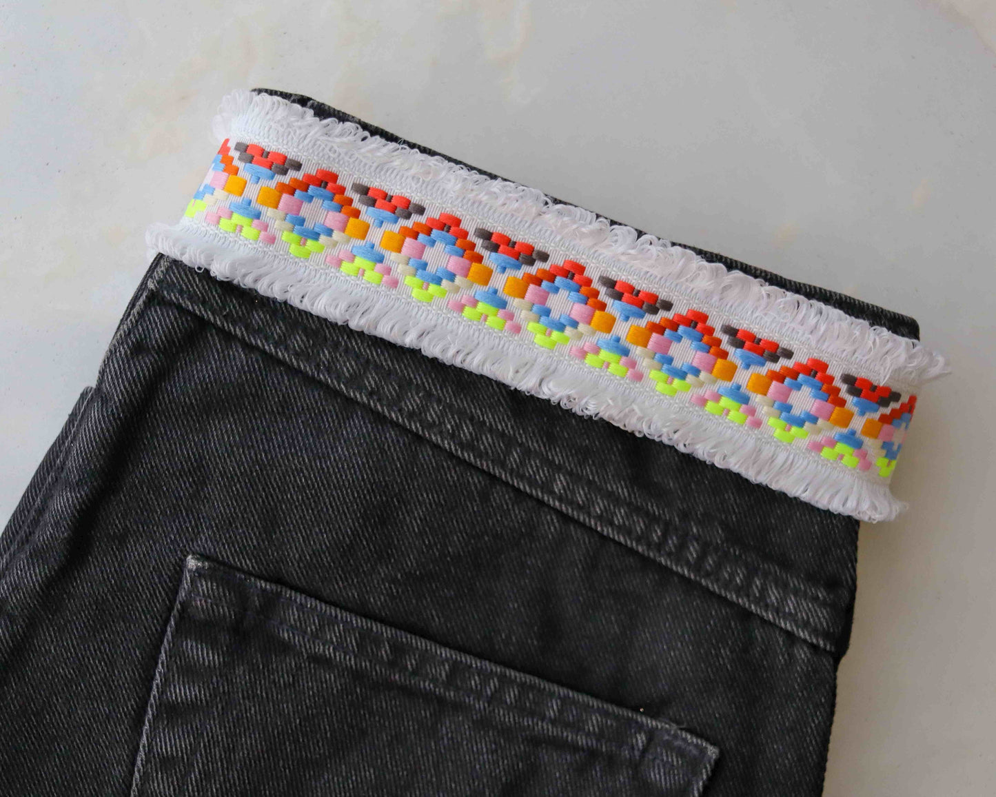 White Colourful Checks Fringe Trim, Boho Tassel Distressed Border, Pastel Gingham Border, Rustic Lace, Indian Fabric Trim, インド刺繍リボン, Price/m