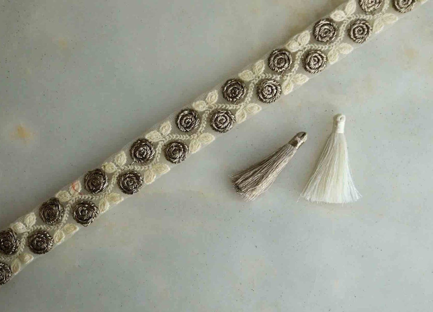 White Silver Floral Embroidered Trim,Indian Fabric Net Border,White Net Floral Lace,White Silver Saree Border,Price/mtr
