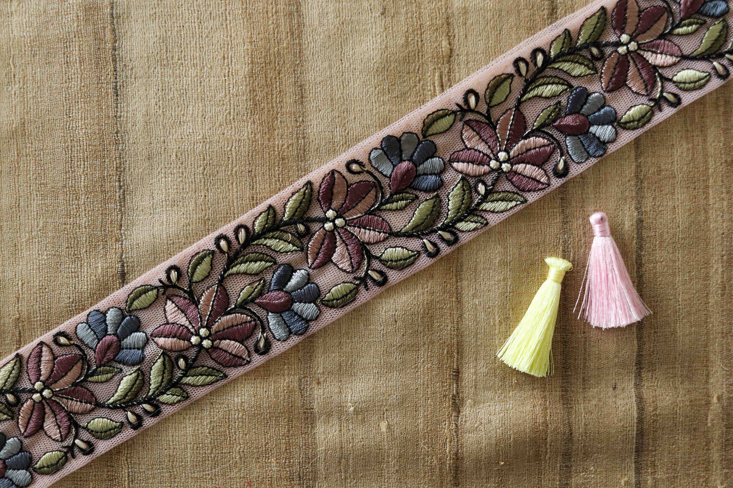 Pink Floral Net Embroidered Trim,Pink Blue Shaded Floral Border,Pastel Net Lace,Indian Fabric Trim,Saree Border, インド刺繍リボン, Price/mtr