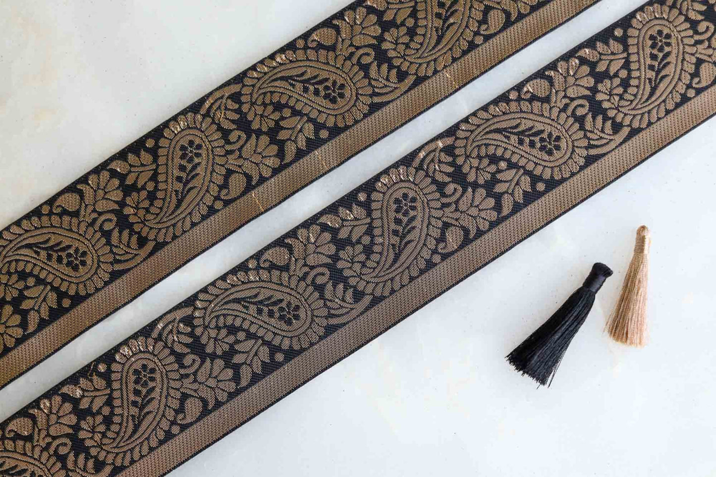 Black Gold Floral Brocade Trim, Jacquard Paisley Border, Indian Brocade Lace, Black Gold Vintage Trim, Black Saree Border, Price/mtr