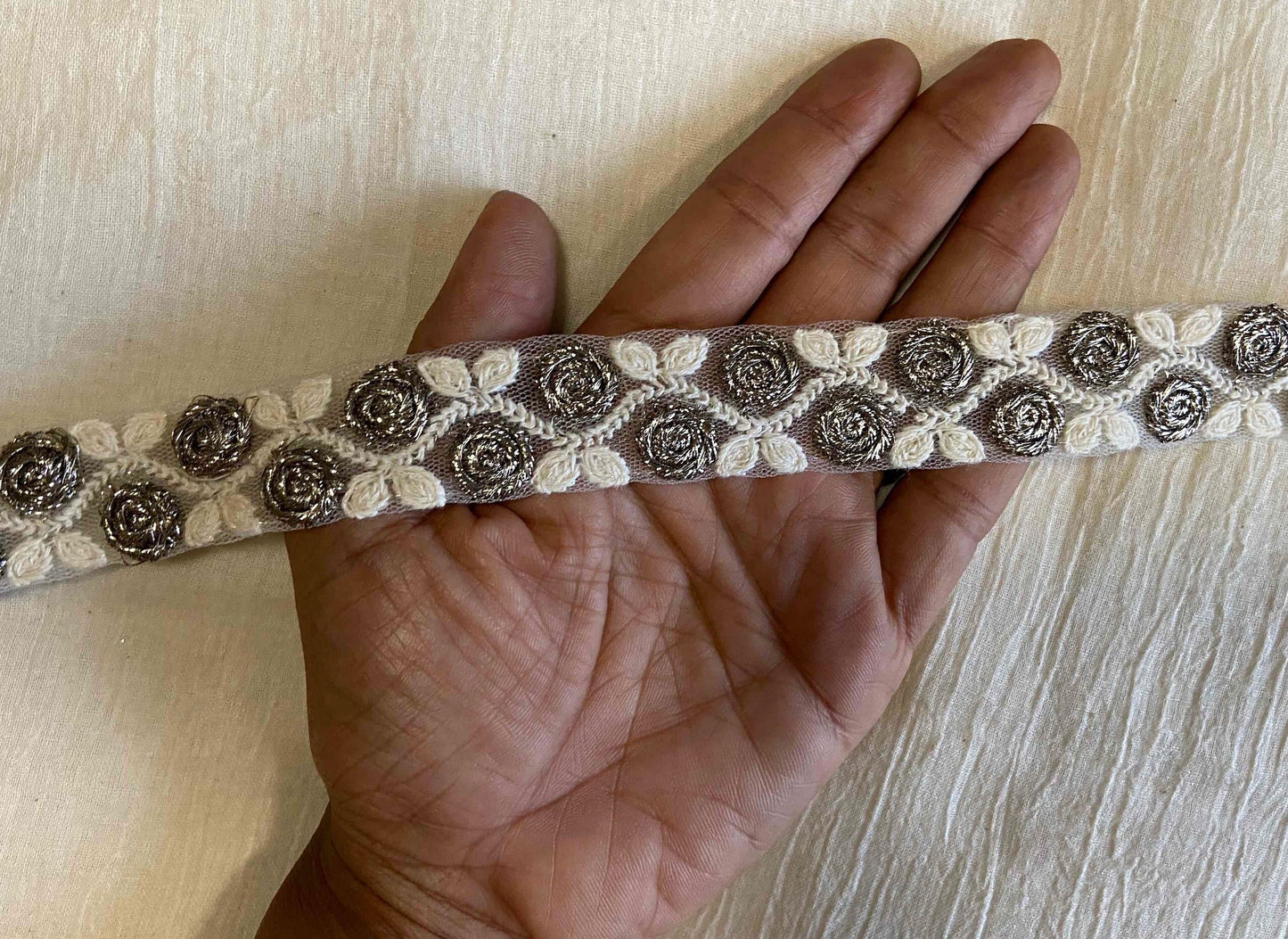 White Silver Floral Embroidered Trim,Indian Fabric Net Border,White Net Floral Lace,White Silver Saree Border,Price/mtr