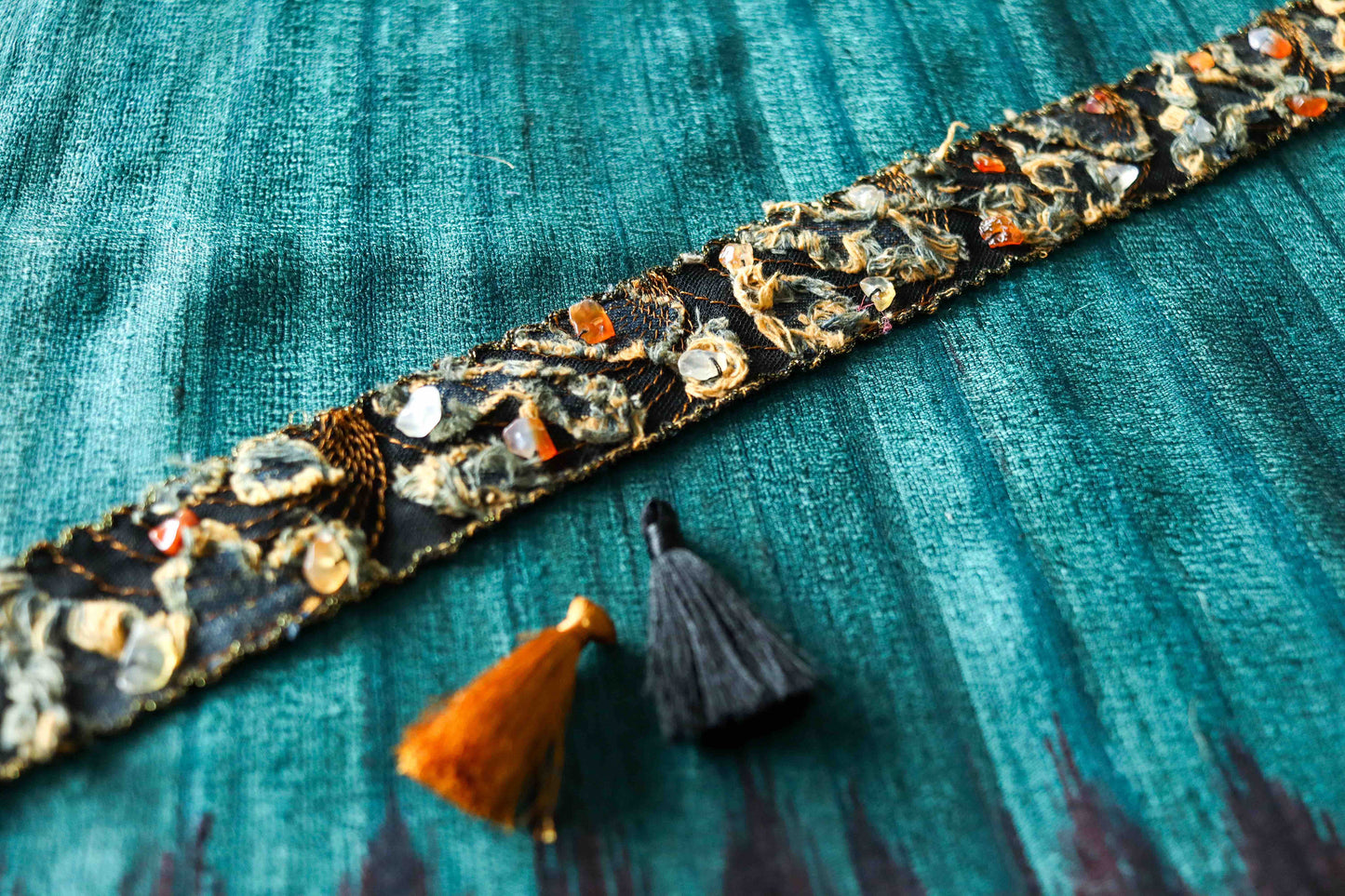 Boho Black Distress Embroidered Trim,Wool Rhinestone Beige Border,Vintage Recycled Indian Fabric Trim,Rustic Saree Border,インド刺繍リボン,Price/mtr