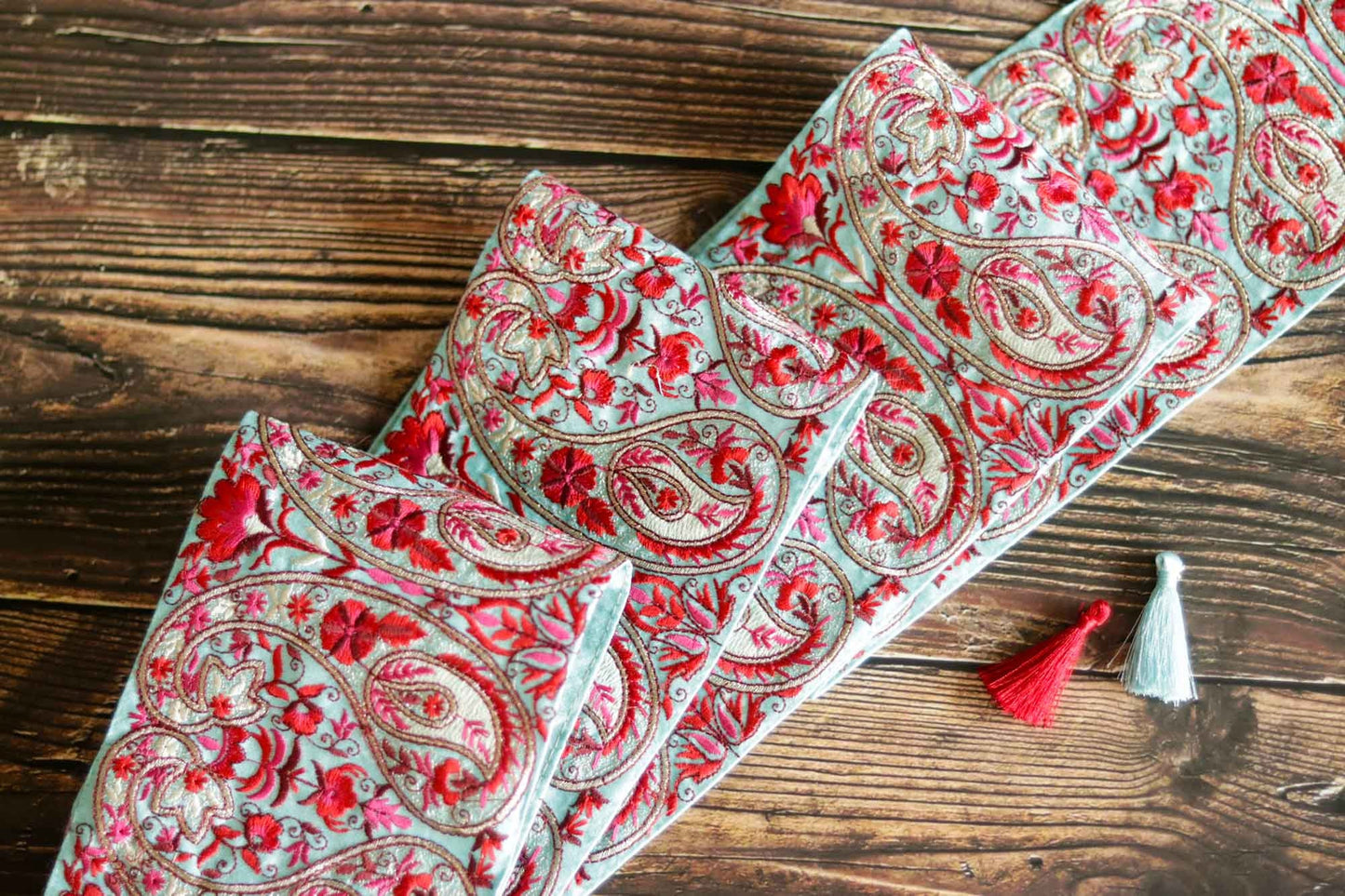 Blue Red Paisley Embroidered Trim,Indian Kashmiri Embroidered Border,Blue Paisley Embroidered Lace,Broad Saree Border, インド刺繍リボン,Price/mt