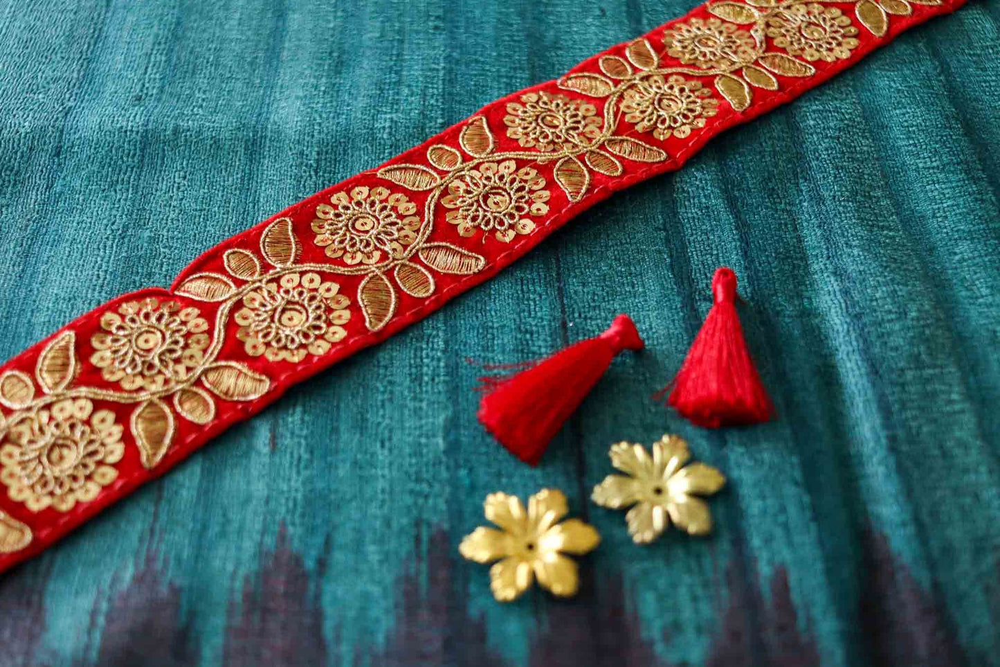 Red Gold Floral Velvet Trim,Indian Floral Embroidered Border,Red Gold Floral Lace,Designer Luxury Velvet Saree Border,Price/mtr