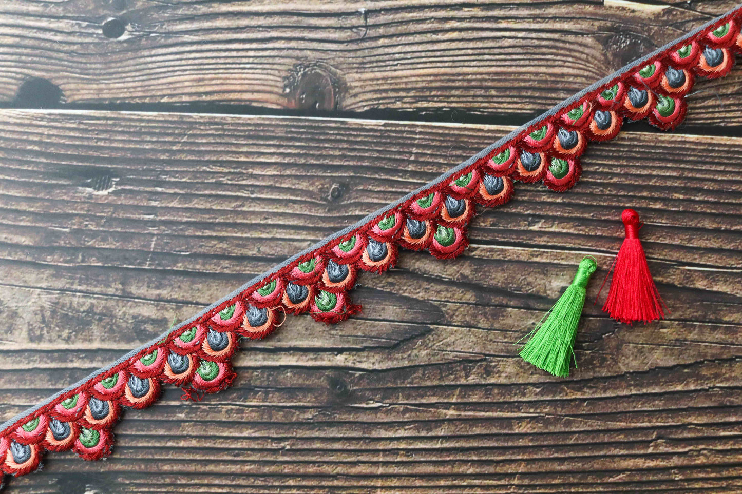 Red Maroon Floral Scallop Trim,Burgundy Embroidered Border,Berry Floral Lace,Cutwork Saree Border,Indian Fabric Trim,インド刺繍リボン,Price/mtr