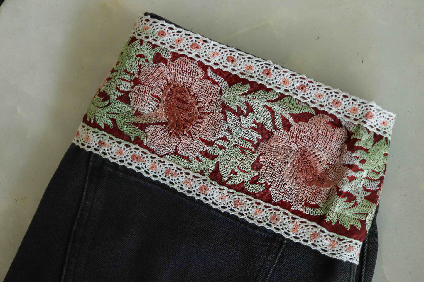 Berry Pink Crochet Floral Trim,Handmade Indian Jacquard Boho Border,Pink Cotton Lace,Vintage Rustic Saree Border,インド刺繍リボン, Price/mtr