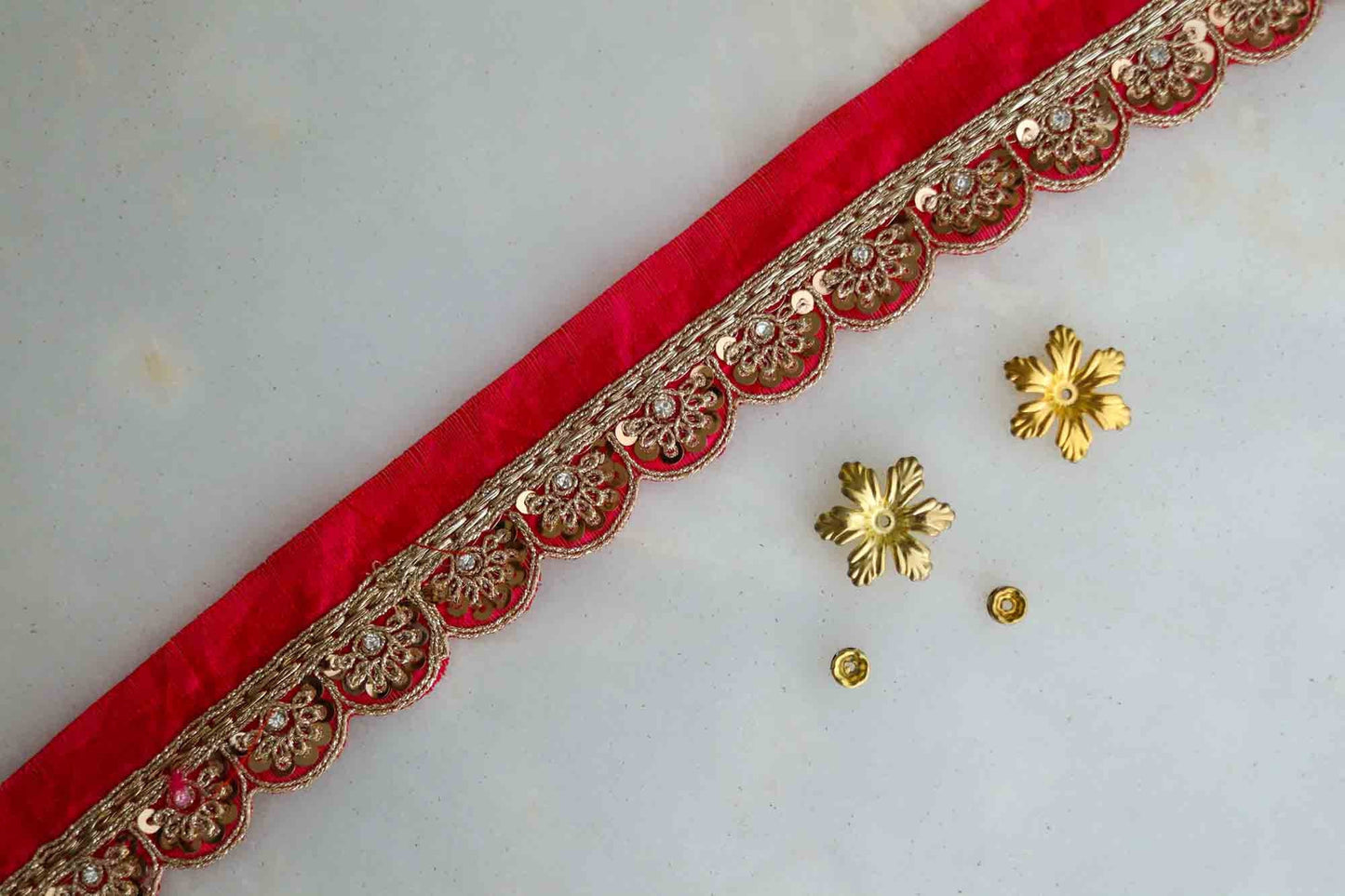 Pink Gold Scallop Embroidered Trim,Cutwork Gold Zari Sequin Border,Bridal Designer Lace,Pink Gold Floral Saree Border,インド刺繍リボン, Price/mtr