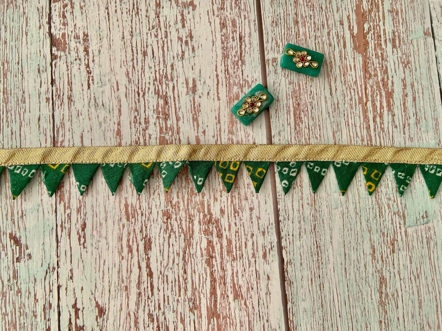 Green Bandhani Triangle Samosa Trim,Tie Dye Bunting Pennant Festive Border,Green Gota Bridal Saree Border,Indian Fabric Trim,Price/mtr