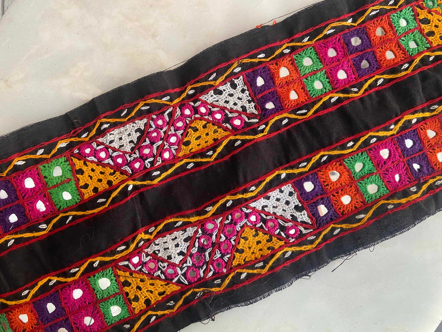 Vintage Boho Black Patchwork Trim, Upcycled Embroidered Lace,Handmade Tribal Border,Indian Patchwork Hippie Khichdi Saree Border,インド刺繍リボン