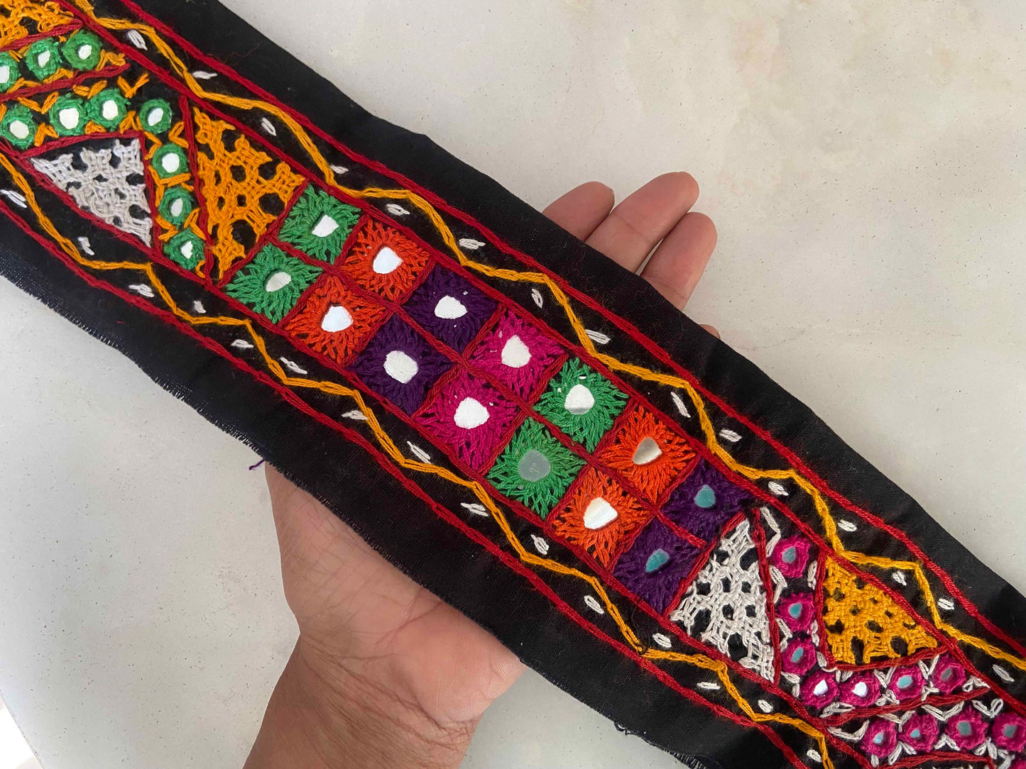 Vintage Boho Black Patchwork Trim, Upcycled Embroidered Lace,Handmade Tribal Border,Indian Patchwork Hippie Khichdi Saree Border,インド刺繍リボン