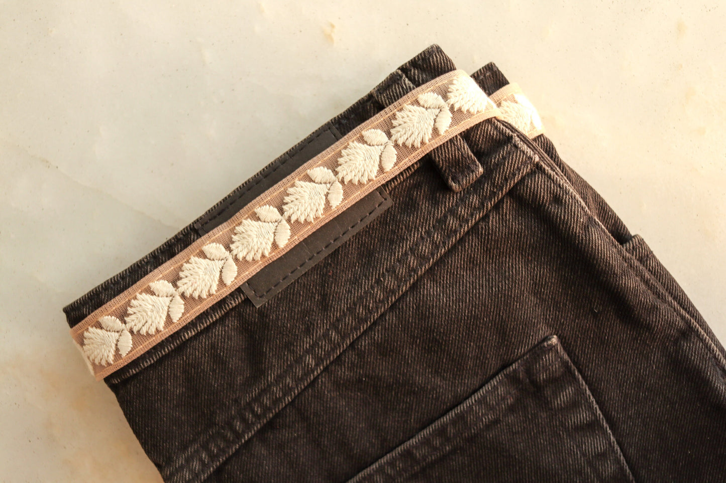 Peach White Floral Embroidered Trim, Indian Fabric Net Embroidered Border, Lucknowi Chikankari Lace, Peach Saree Border, インド刺繍リボン, Price/mtr