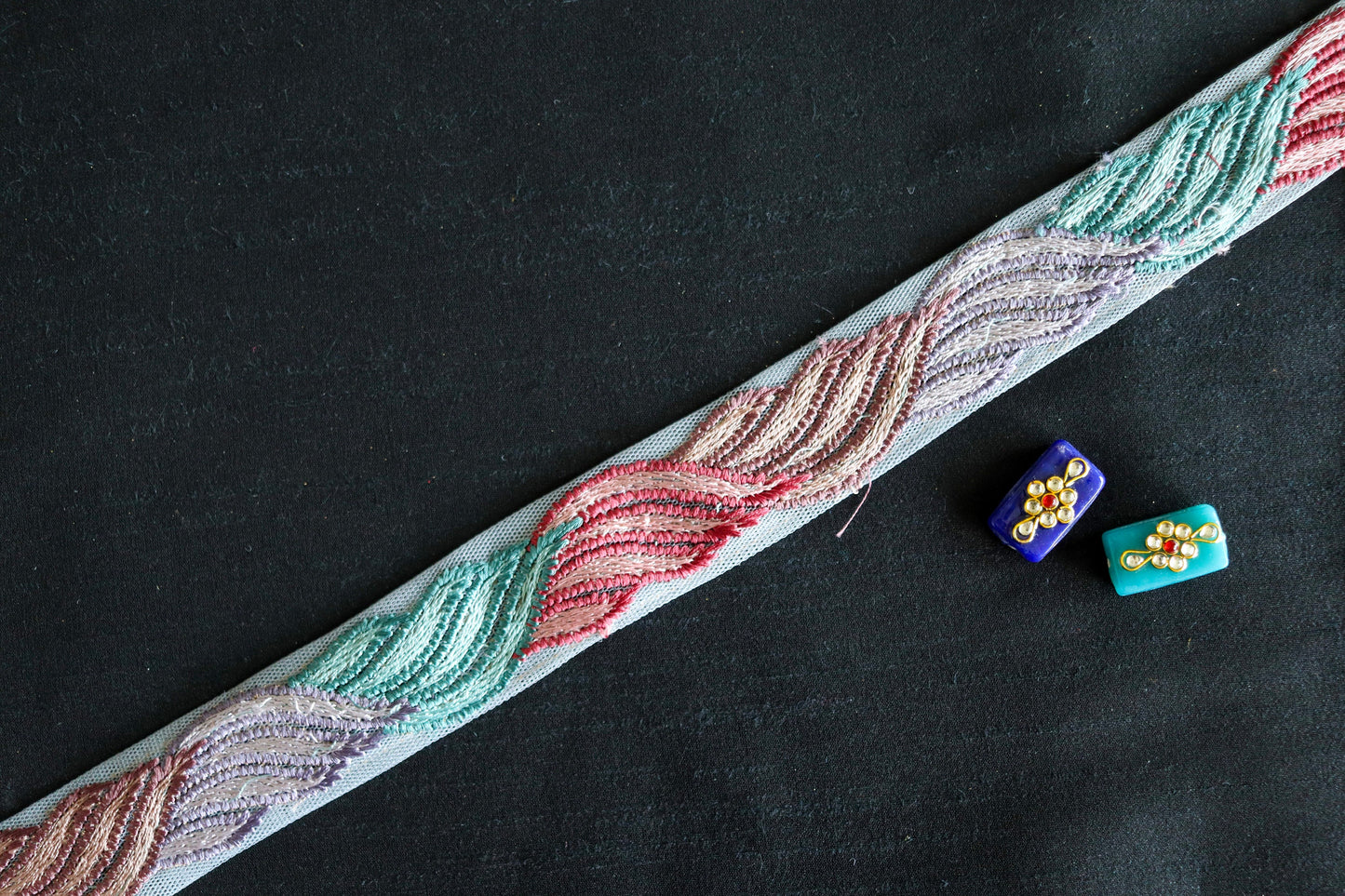 Pastel Pink Braid Embroidered Trim, Net Indian Border, Teal Purple Lavender Twine Net Lace, Boho Hippie Saree Border, インド刺繍リボン, Price/mtr