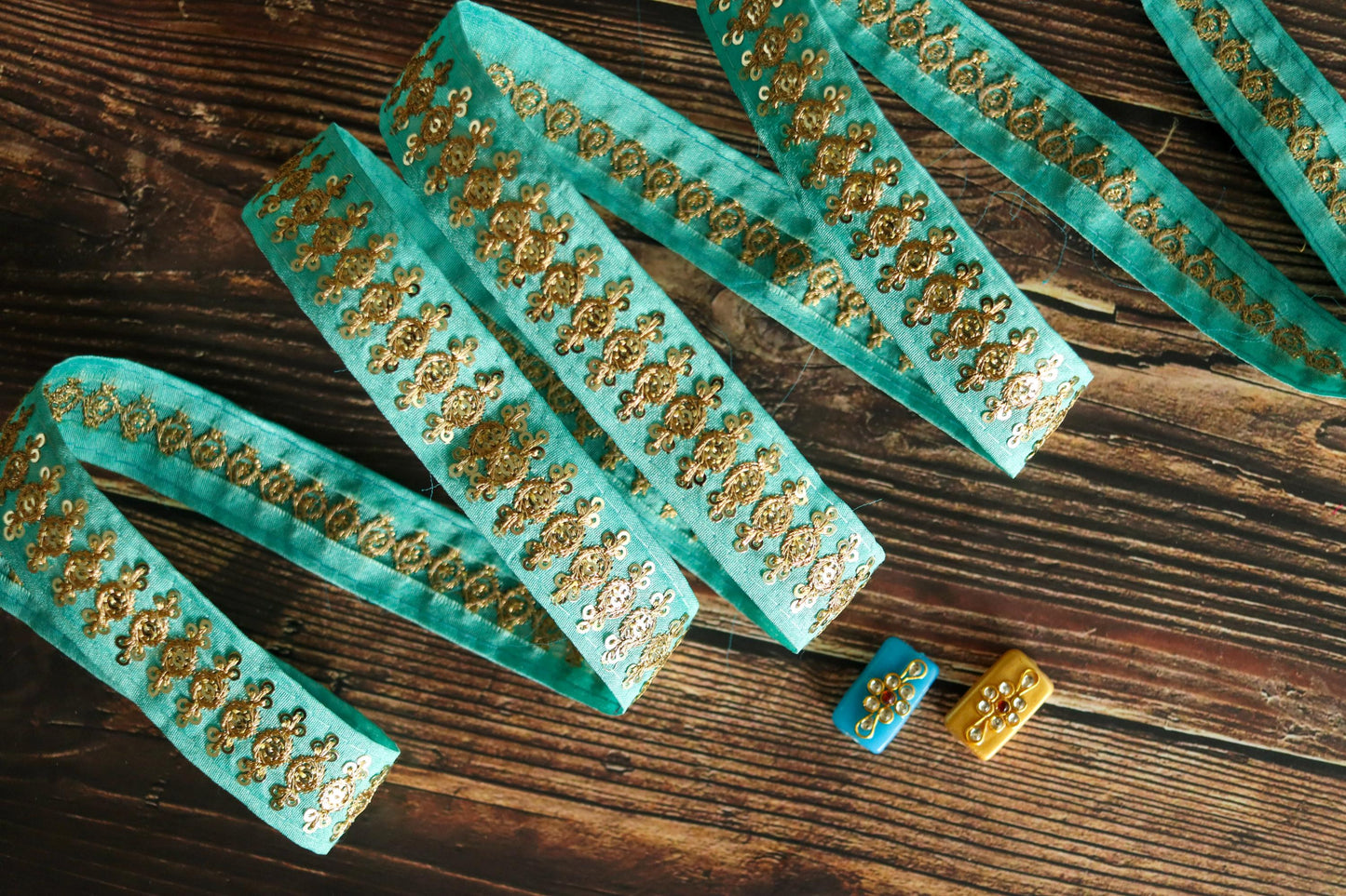 Green Gold Floral Sequin Trim, Indian Floral Embroidered Border, Light Green Gold Floral Lace, Designer Saree Border,インド刺繍リボン, Price/mtr