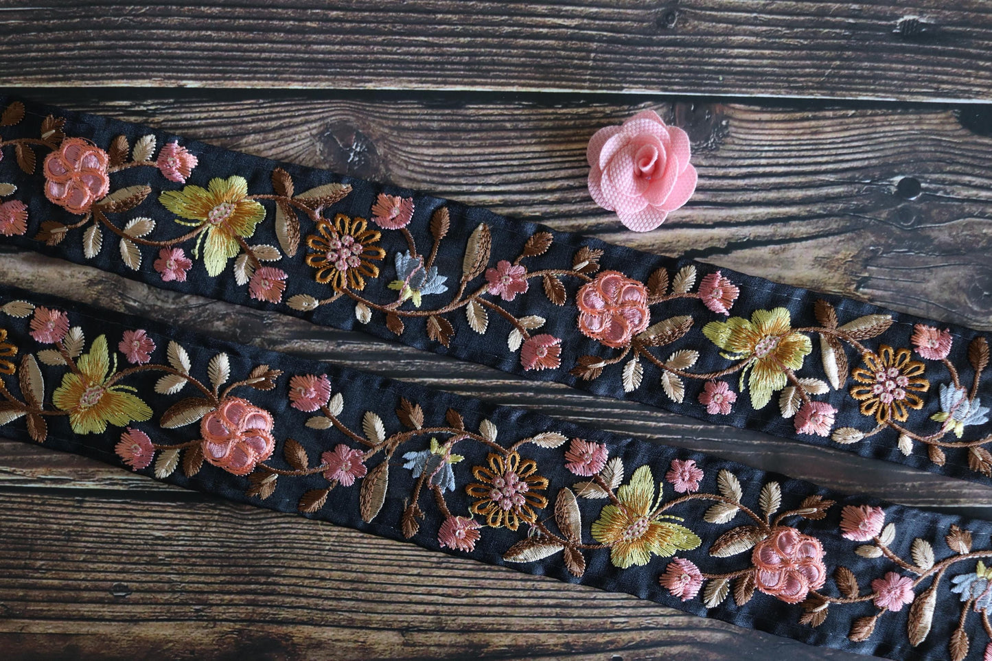 Black Pink Butterfly Floral Trim, Embroidered Floral Net Border, Black Lace, Indian Fabric Trim, Butterfly Saree Border, インド刺繍リボン, Price/mtr