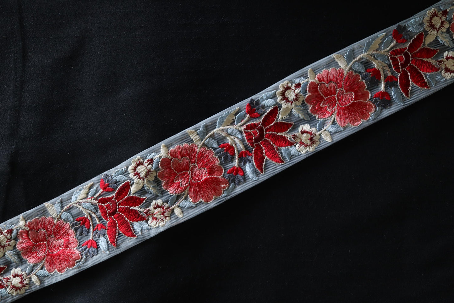 Blue Red Floral Embroidered Trim, Blue Net Floral Border, Blue Red Net Lace, Indian Fabric Trim, Saree Border, インド刺繍リボン, Price/mtr